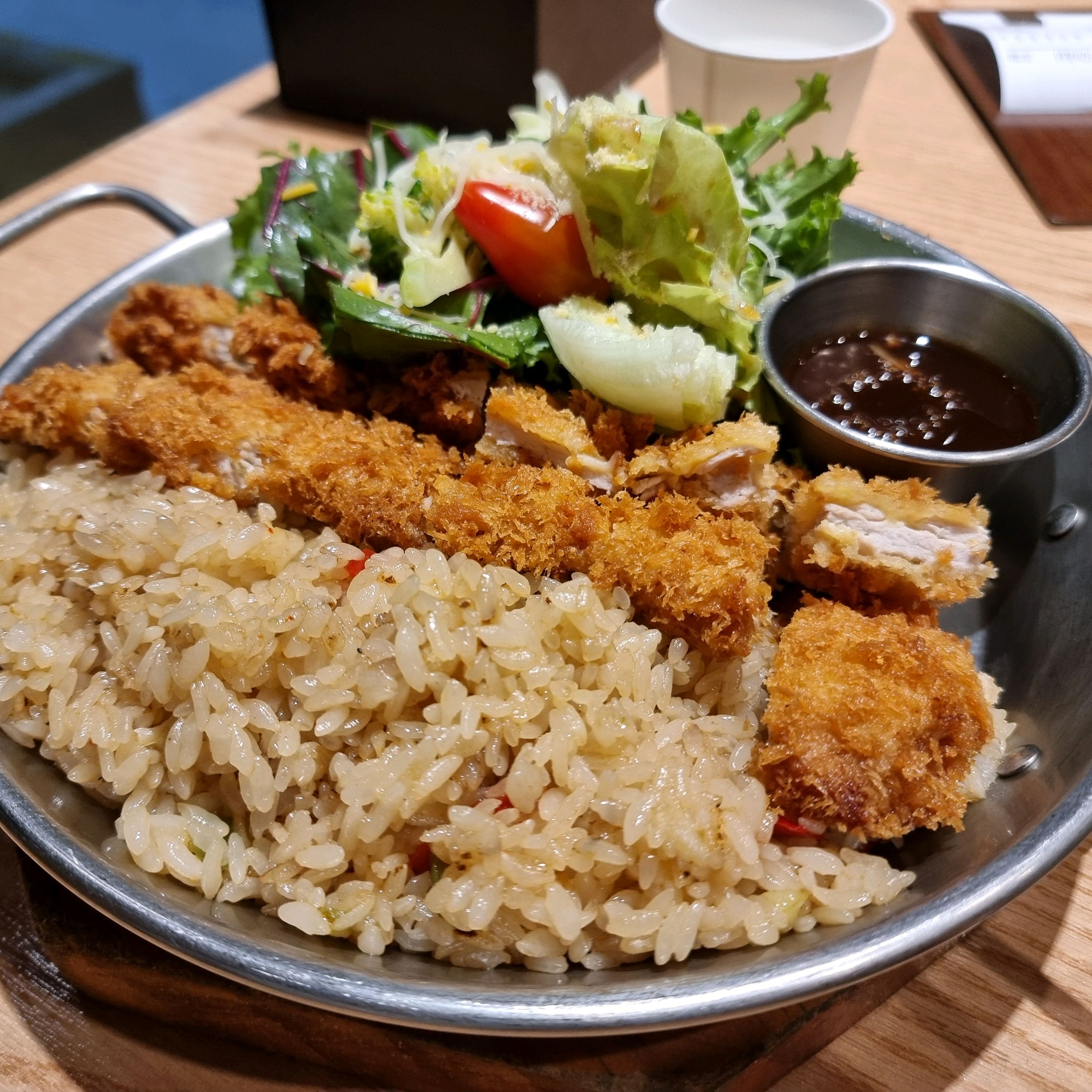 홍익돈까스 부산명지점은요~ 맛도 맛이고 양도 양이고, 우리가 아는 홍돈만의 장점을 모두 가