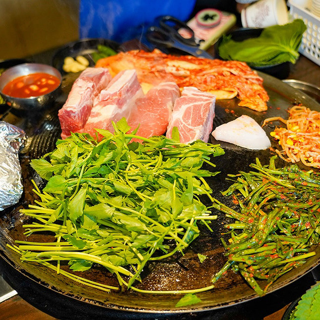 한국 서울 강남역 주변 한식 고기구이 맛집 동두천솥뚜껑삼겹살 강남역점