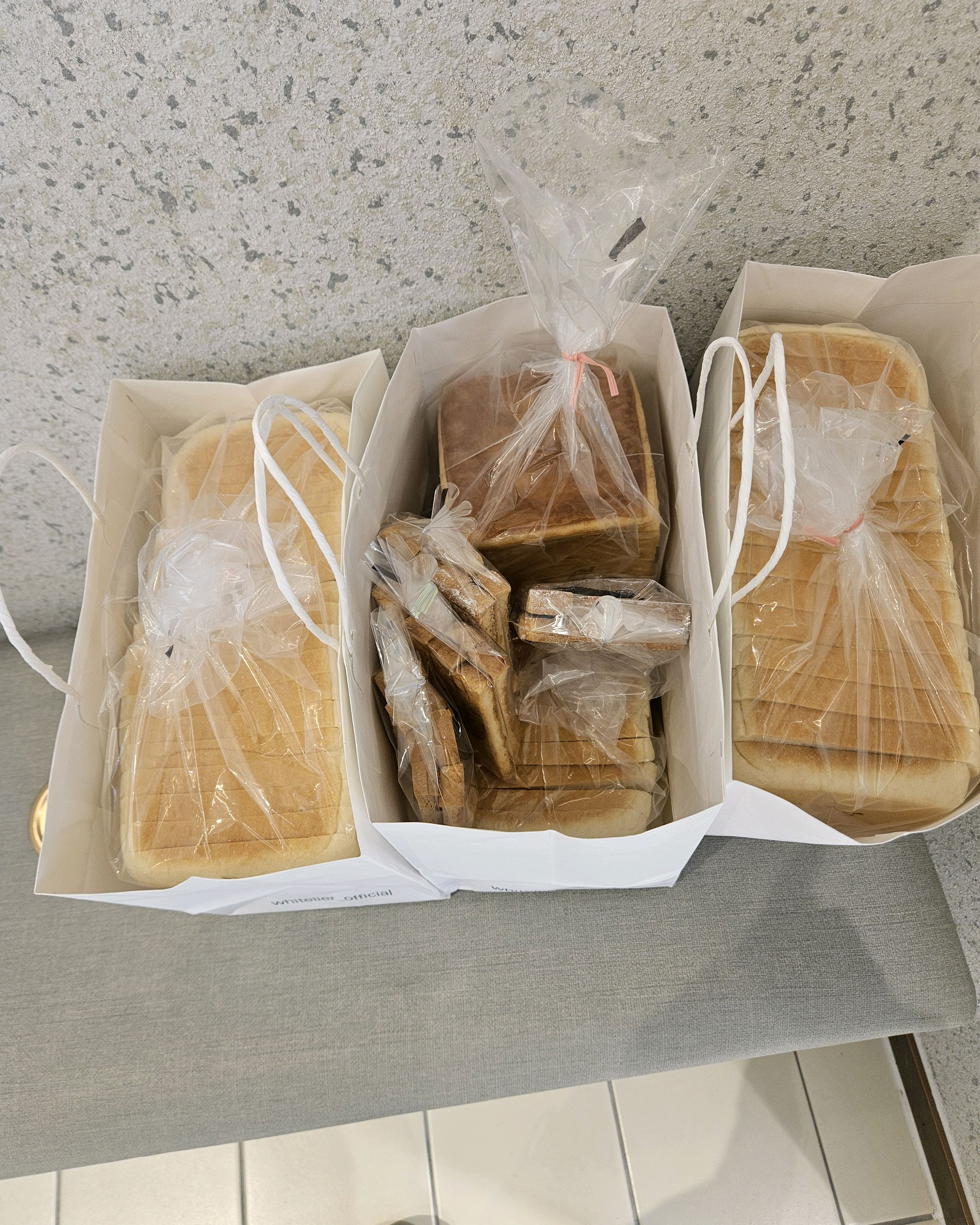 진짜 식빵계의 에르메스^^ 신메뉴 플뢰르가 나온다고 해서 바로 달려 가서 살려고했지만 1일