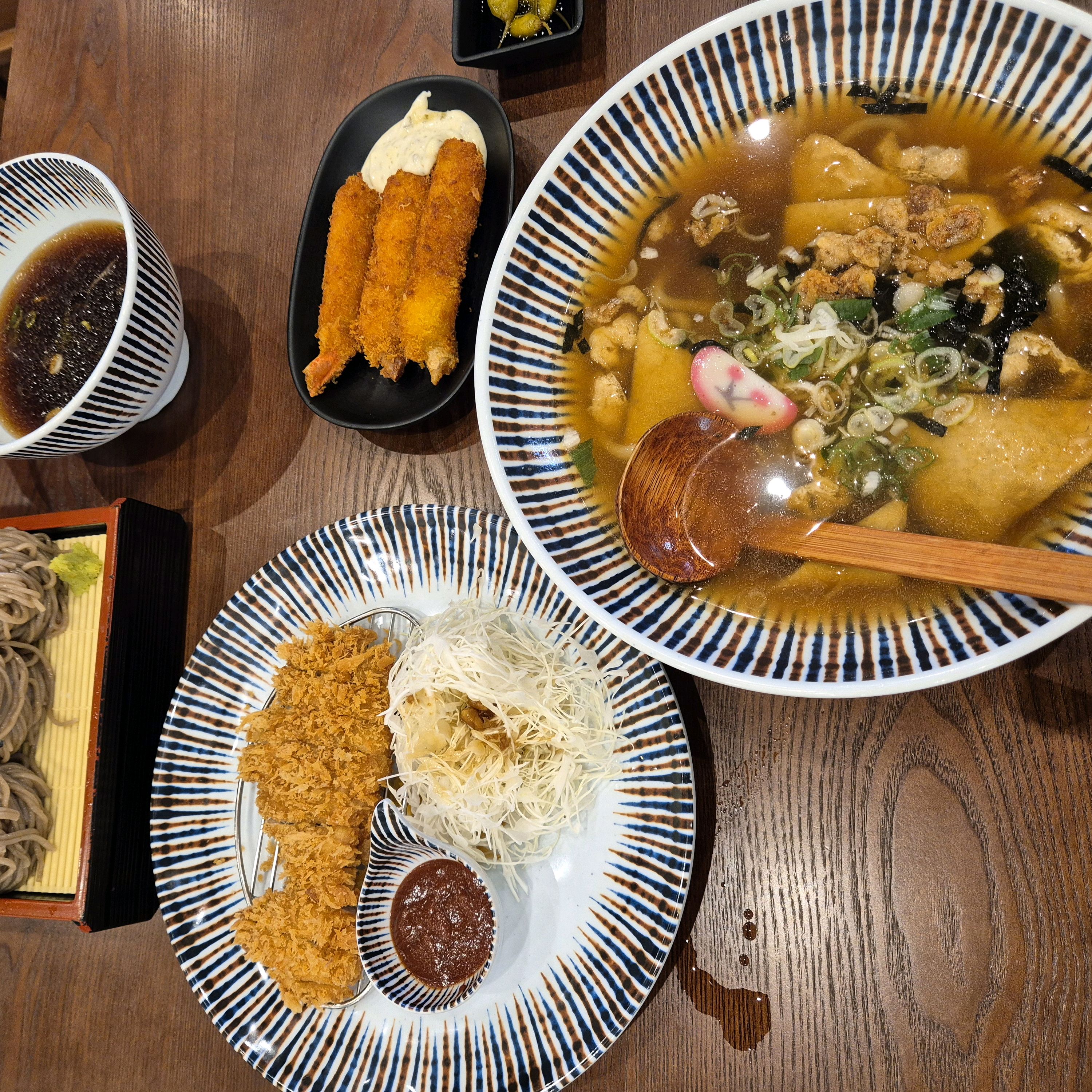주차 편해서 좋고, 음식도 양 많고 깔끔하고 맛있어요! - 안성 맛집 삼동소바 안성중앙점