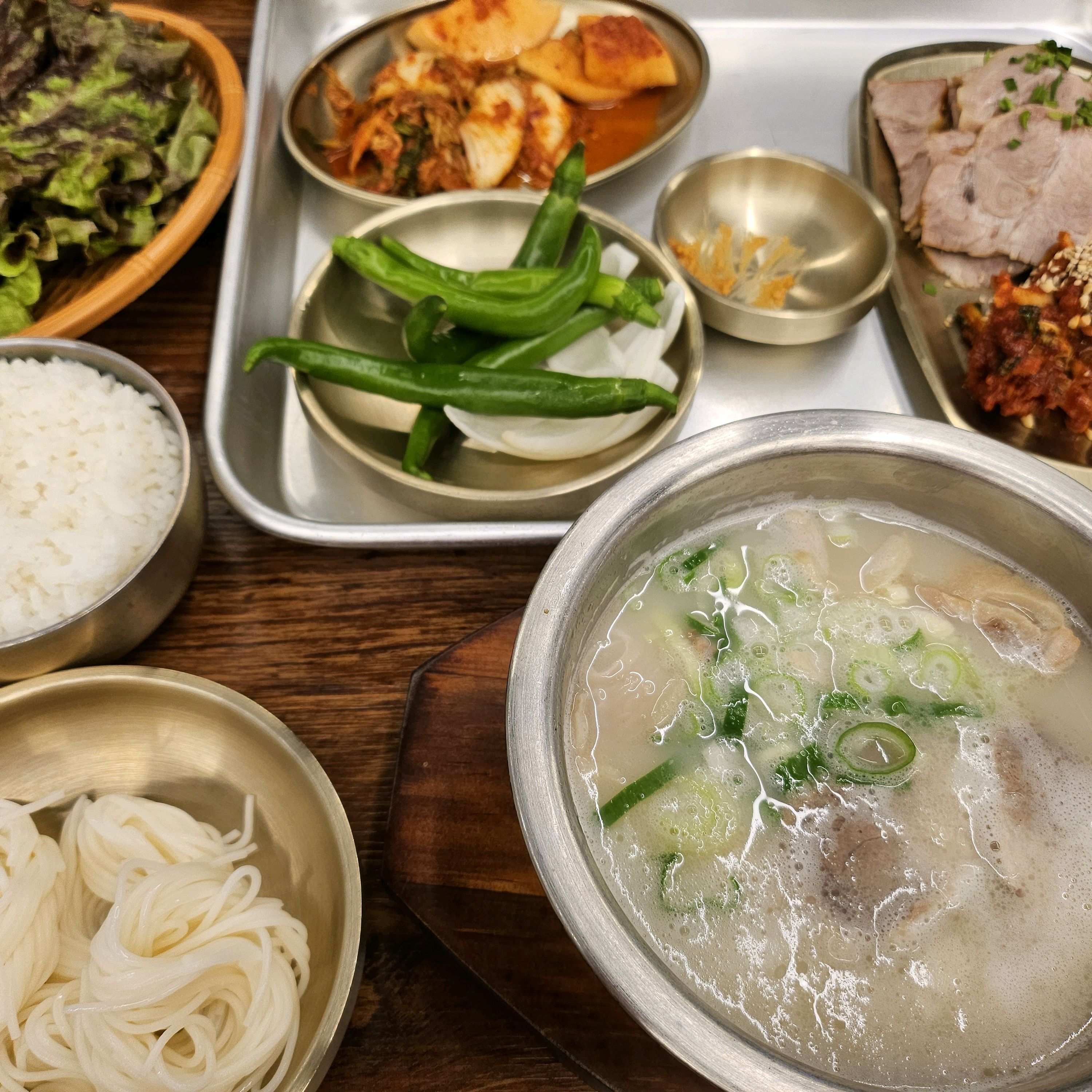 먹어본 국밥중 진짜 최고!@ 냄새도 안나고 - 권선동 맛집 안녕돼지국밥 권선점