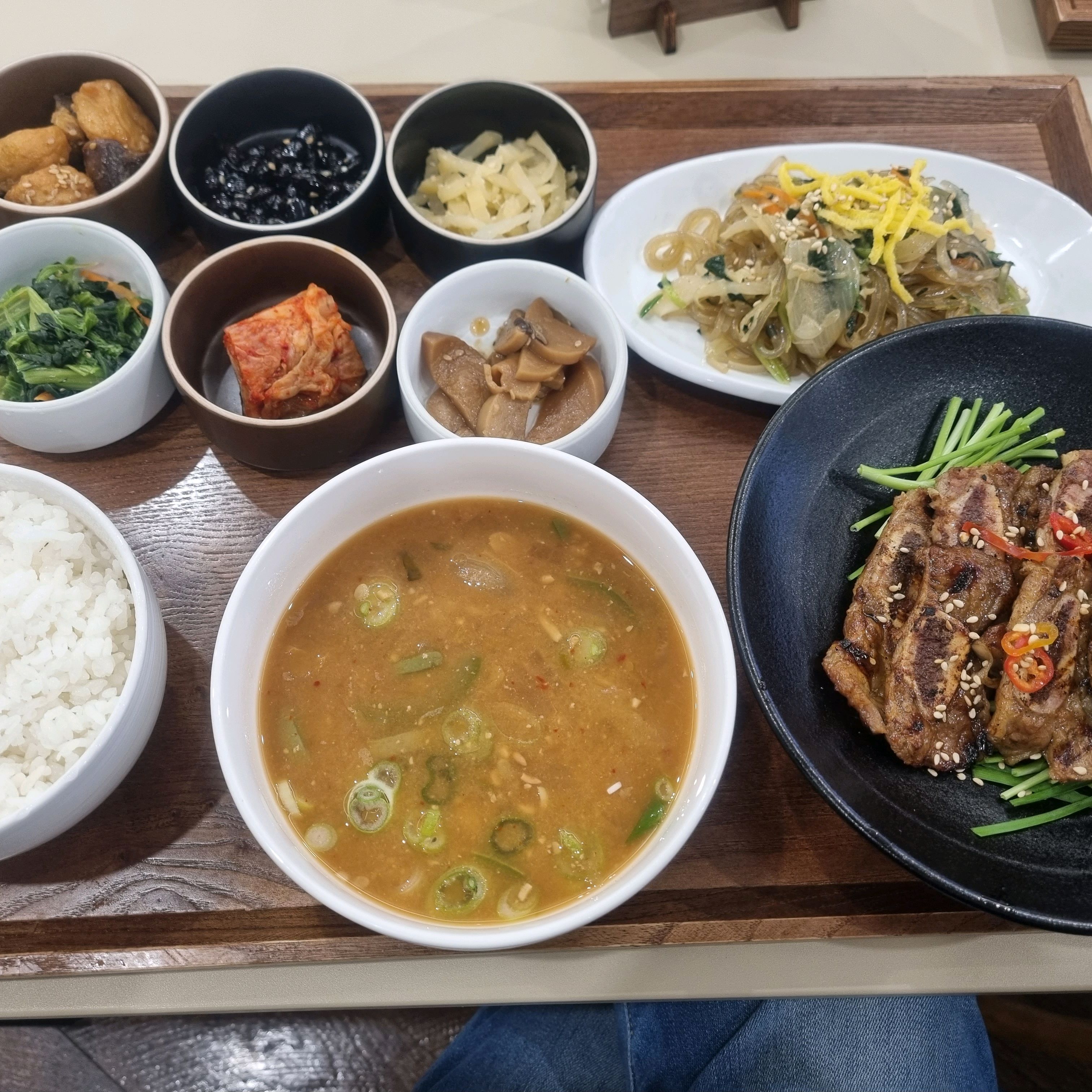  한국 서울 명동역 주변 퓨전 한식당 광화문한상