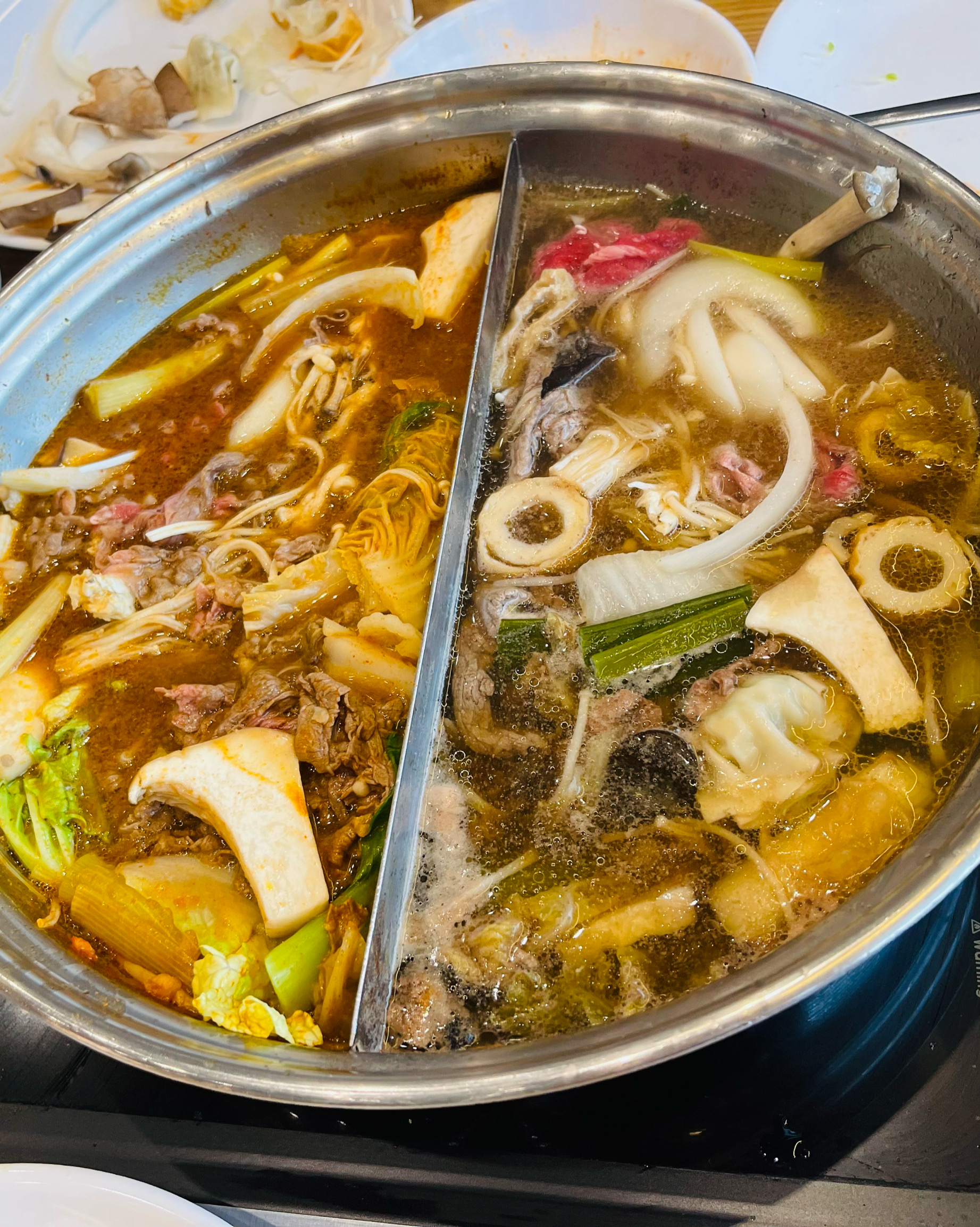아주 맛있게 잘먹었습니다~ 가족들과 함께 먹기에 너무 좋고 대접하고 단체모임하기에도 아주