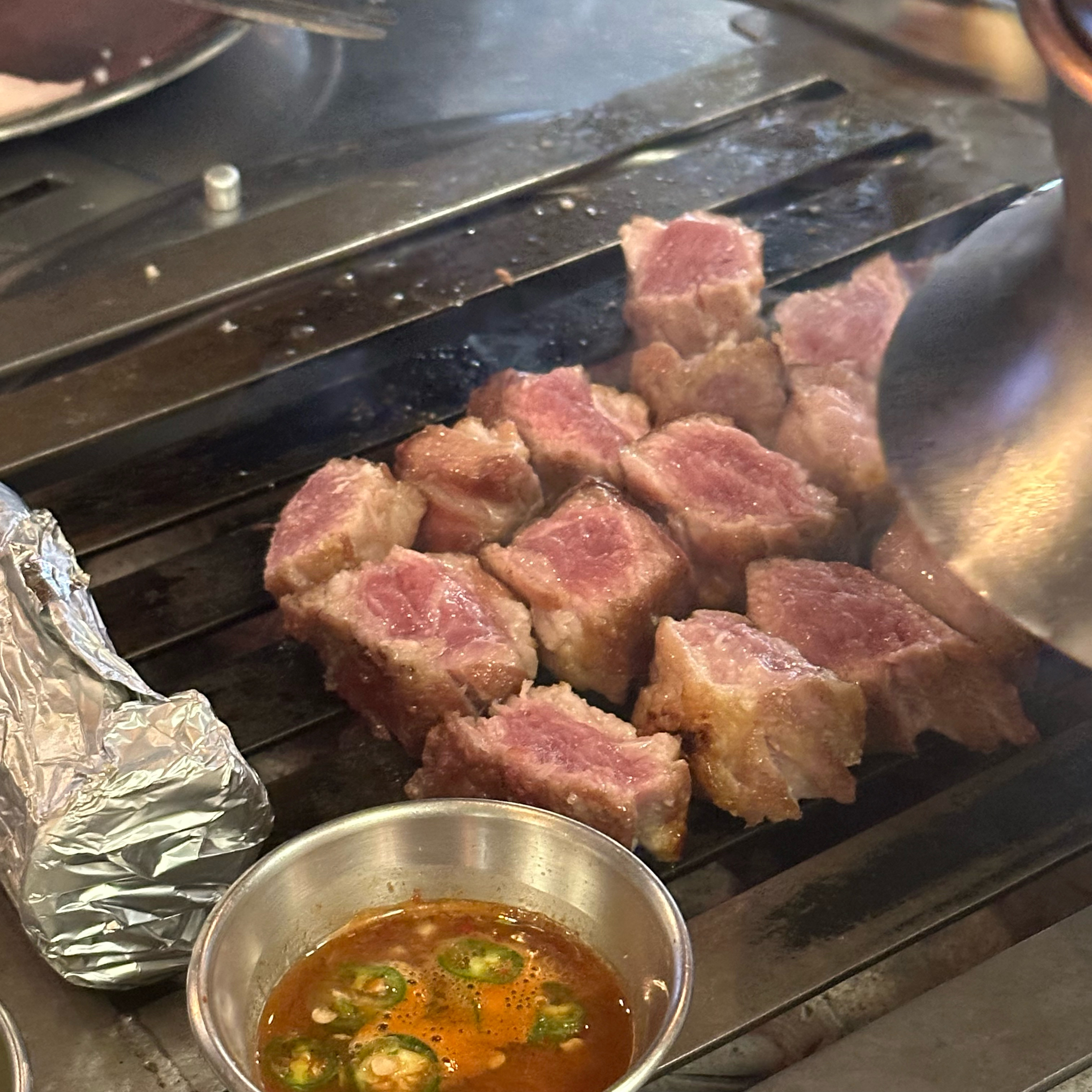 
충정로역식당 두툼