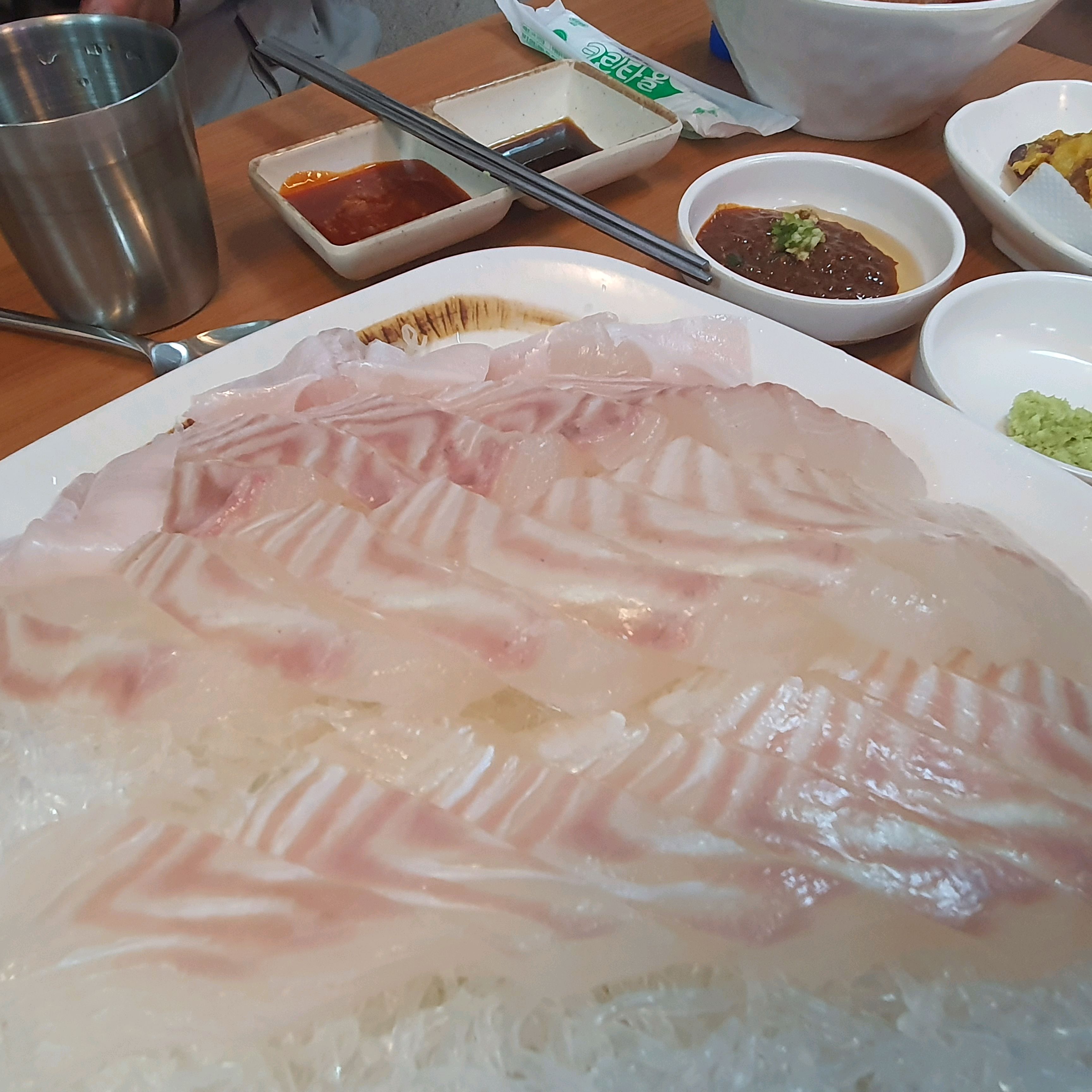 
수유역식당 대광어회집