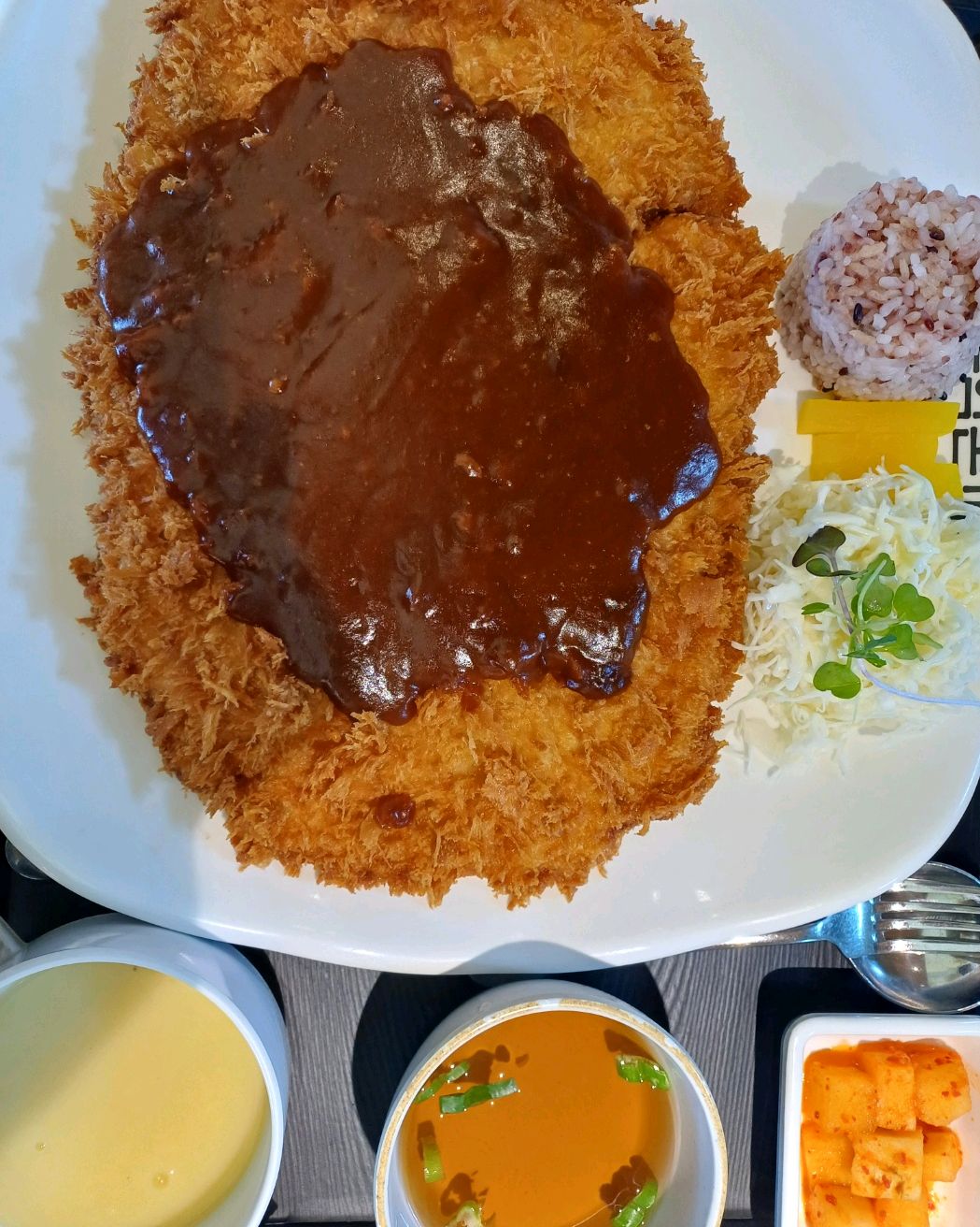 직원들과 나들이삼아 들렀어요 - 구미 금오산 맛집 홍익돈까스 구미금오산점