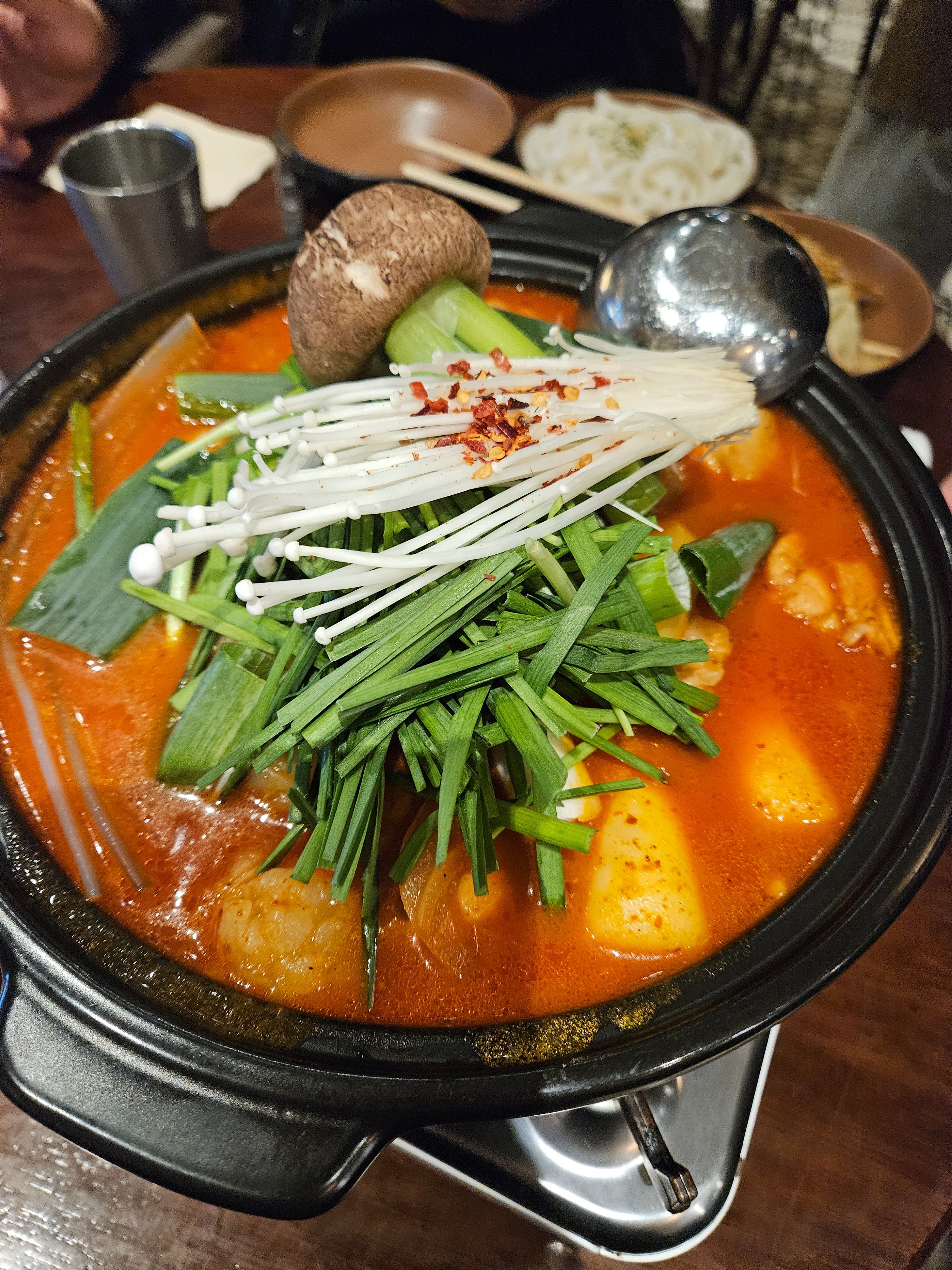 쌀쌀한데 한우곱창 닭볶음탕... - 천호동 맛집 금별맥주 천호로데오점