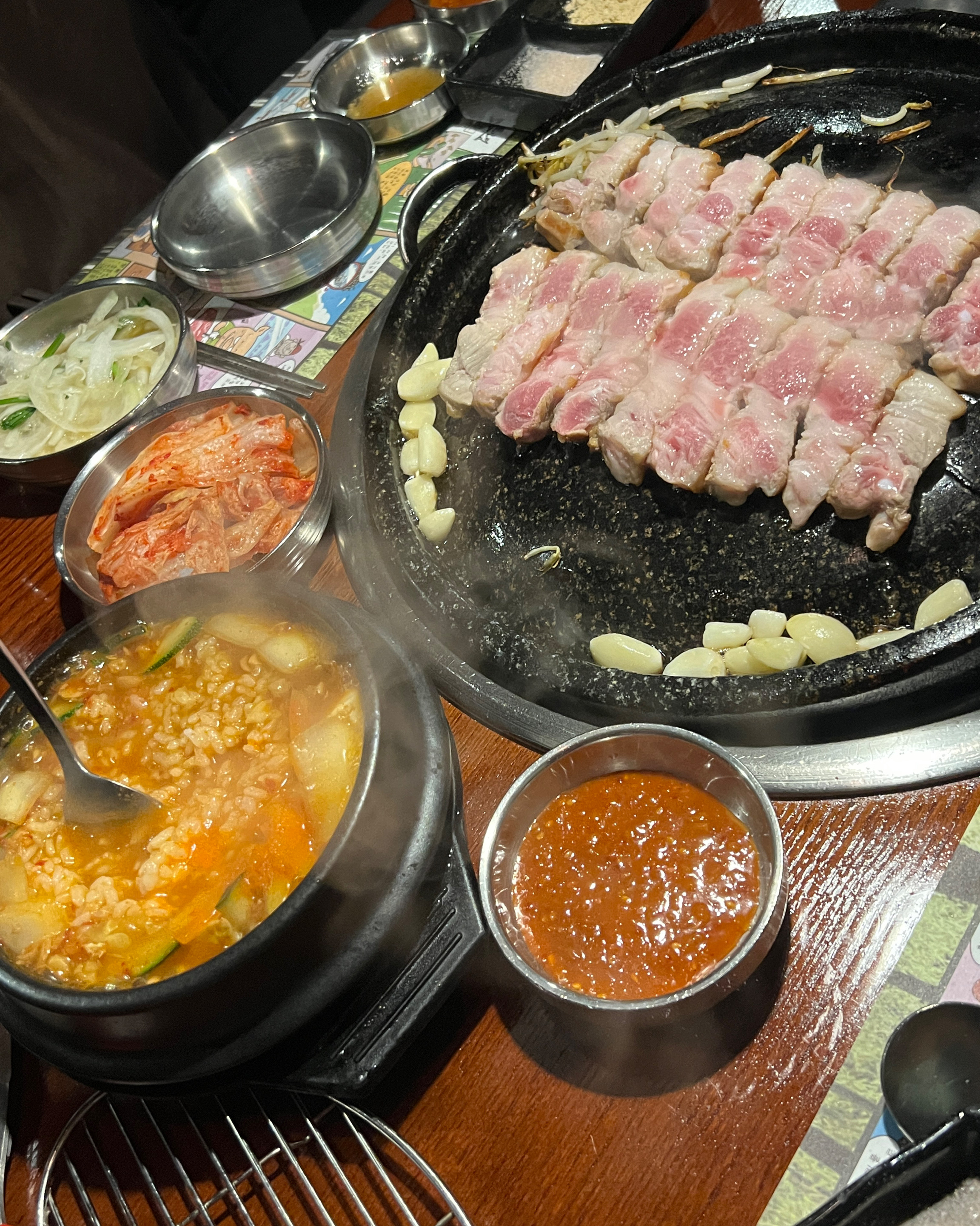 한국 서울 동대문역사문화공원역 주변 고기구이 전문점 삼겹살 전문점 대통령