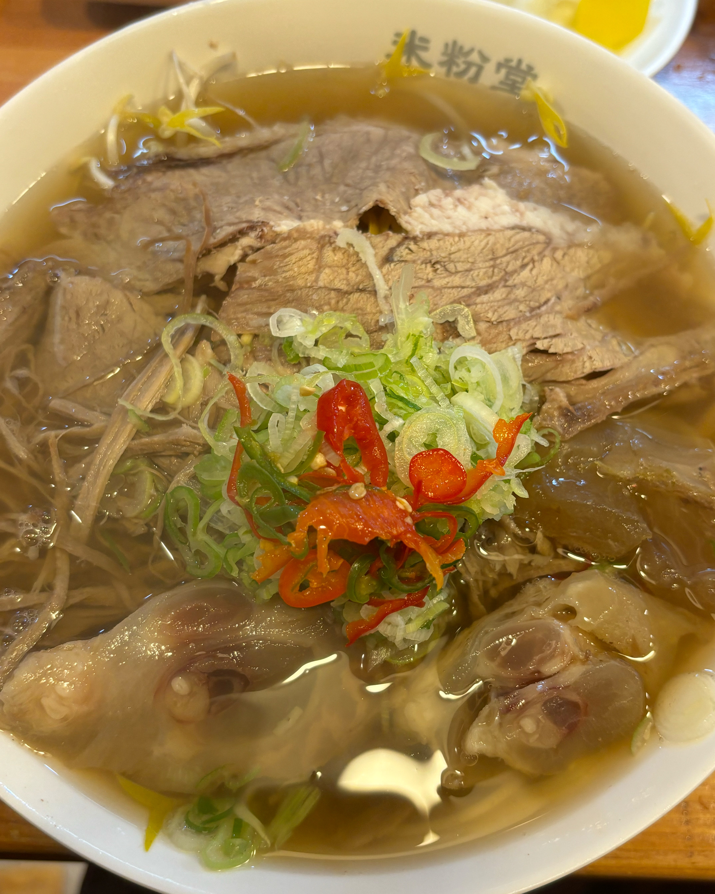 사장님이 정말 왕 친절해요 !! 🤩🤩 중간중간에 부족한 건 없는지 물어봐주시고 ..!!!!
