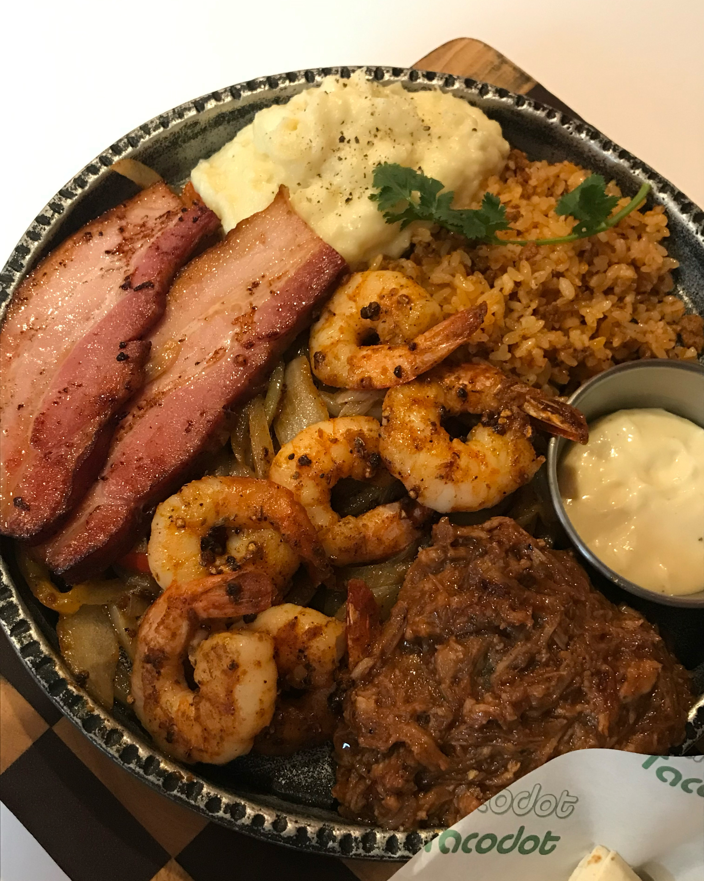 살면서 수없이 많이 먹어본 파히타 중에 가장 맛있었어요. 두명이서 먹기엔 조금 많을 정도로