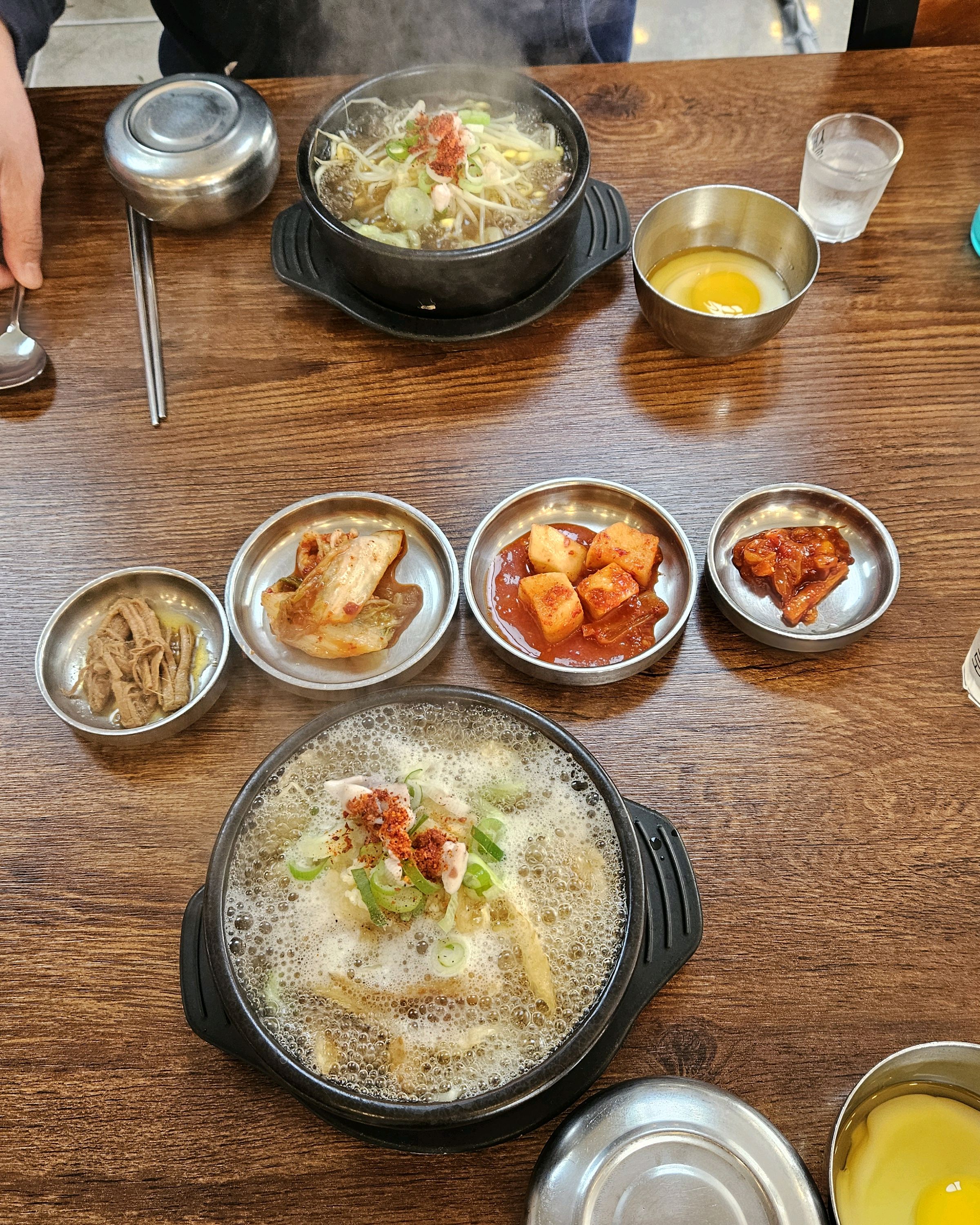 Bulgwang Station Restaurant Four-gil Bean Sprout Soup, Eunpyeong Main Store