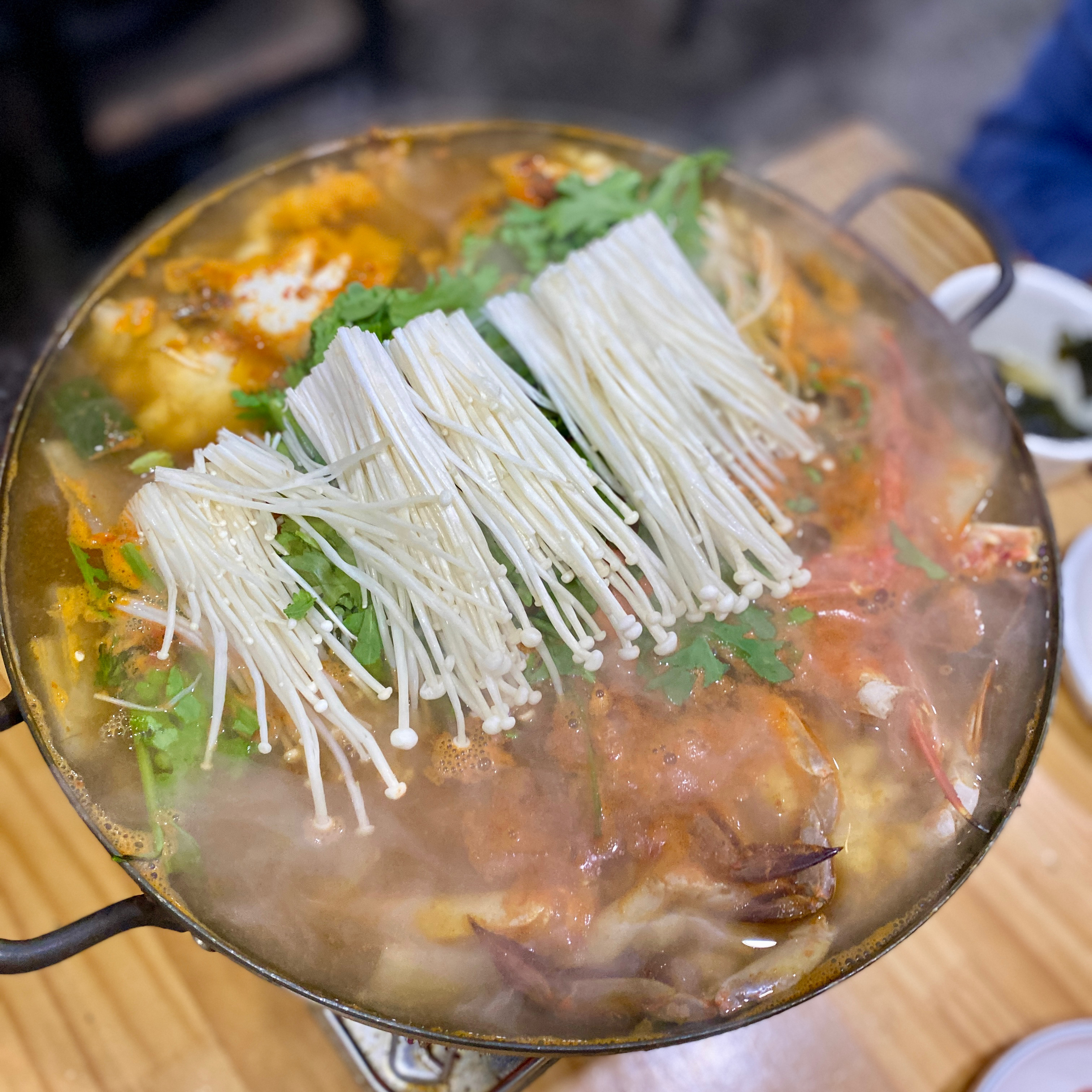 가을 바람이 솔솔 불어서 참지 못하고 오랜만에 방문해보았습니다. 물론 삼고초려를 통해서 성