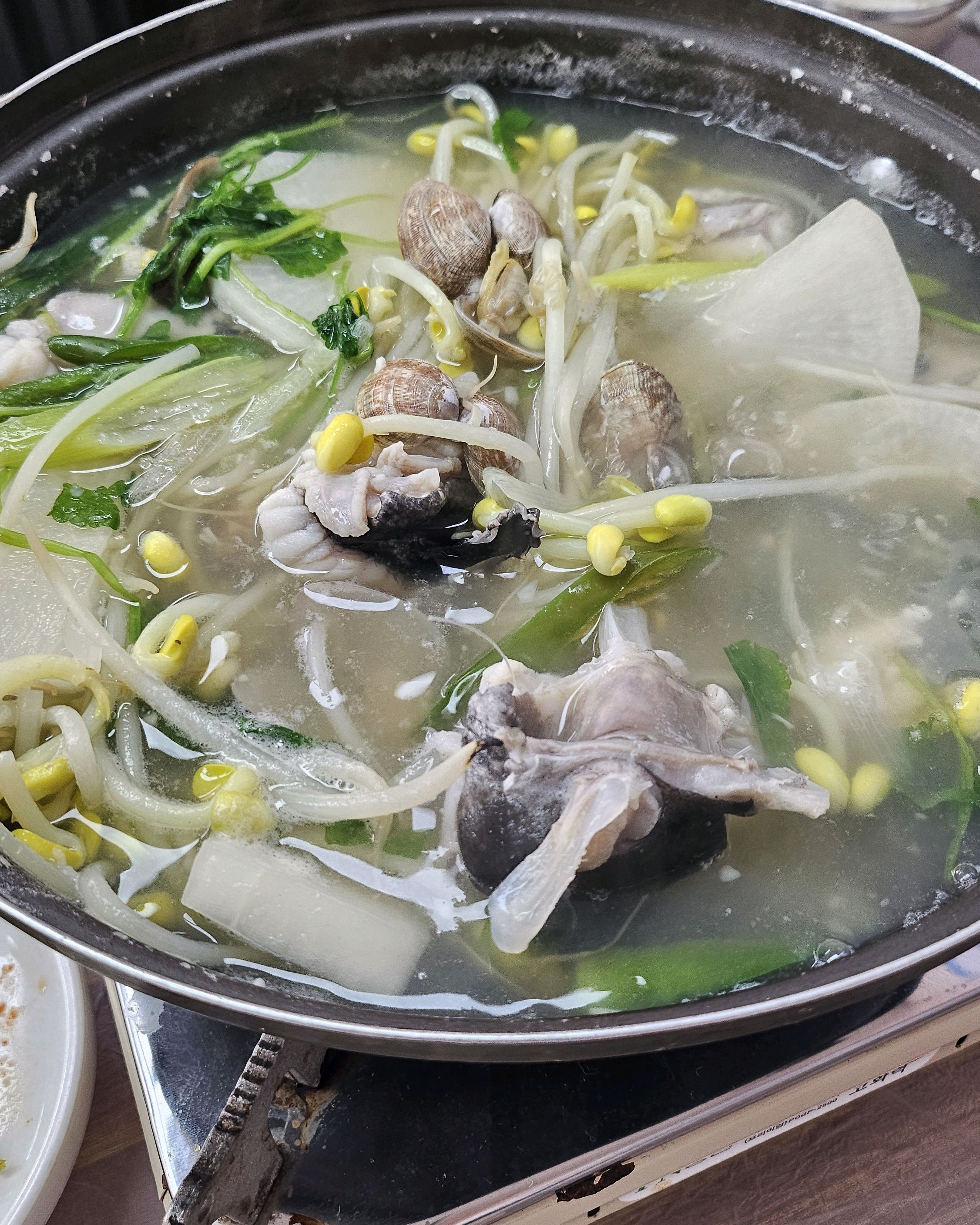 This is a restaurant specializing in steamed seafood near Sindorim Station in Seoul, Korea