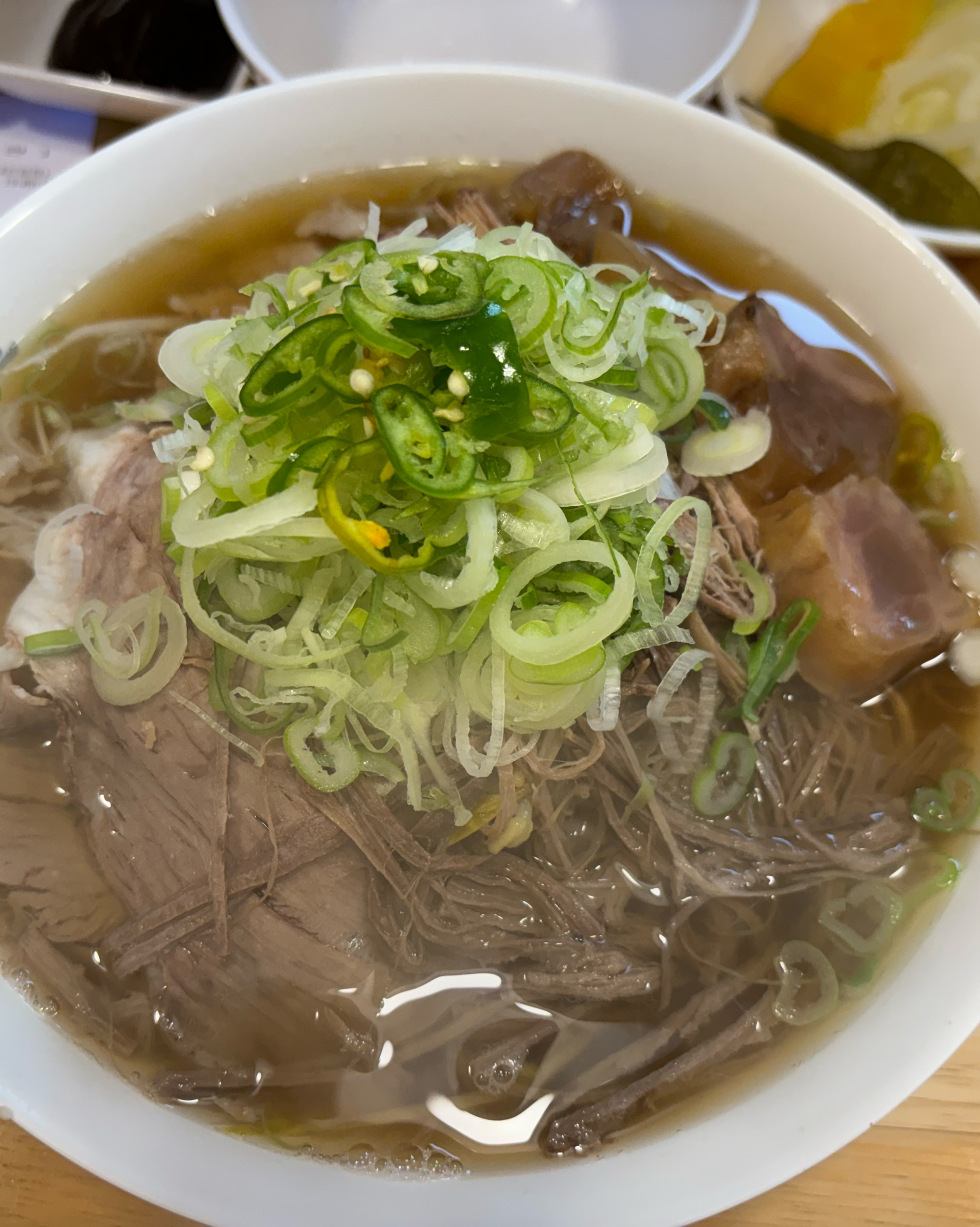 쌀국수 엄청 좋아하지만 이곳이 특별히 맛있는지는 모르겠고 그냥 따뜻한 국물 땽기는 날 갈만