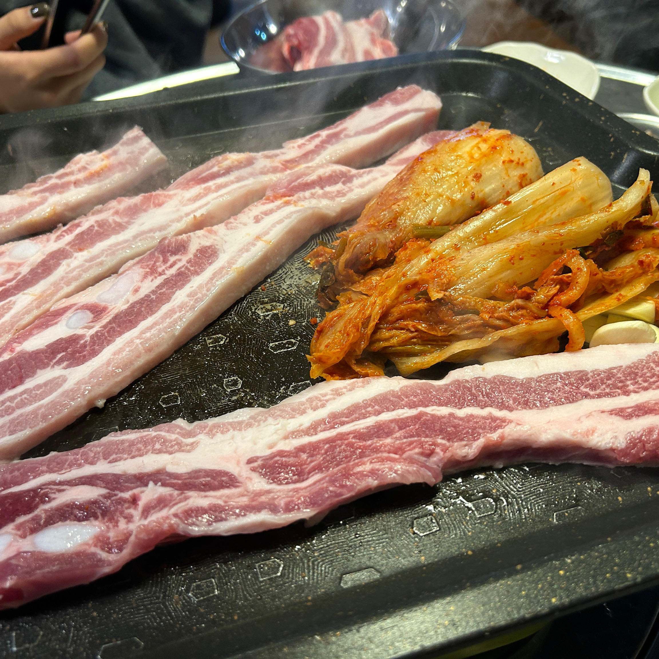 사장님도 친절하시고 고기도 맛있고 특히 해장국 넘 마싯어여ㅜㅜ김치도 ㅠㅠ리뷰쓰는 지금도 침