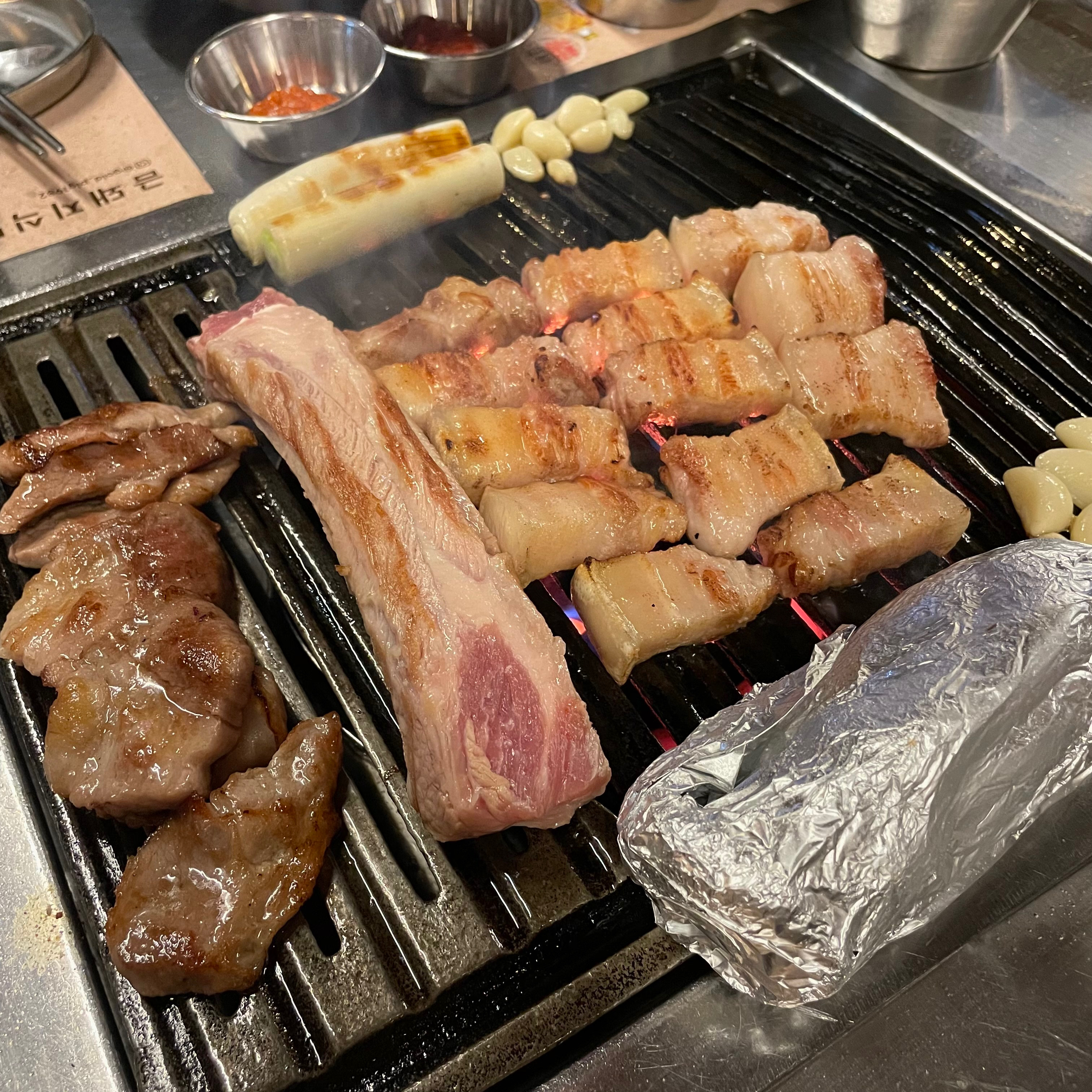 
약수역식당 금돼지식당