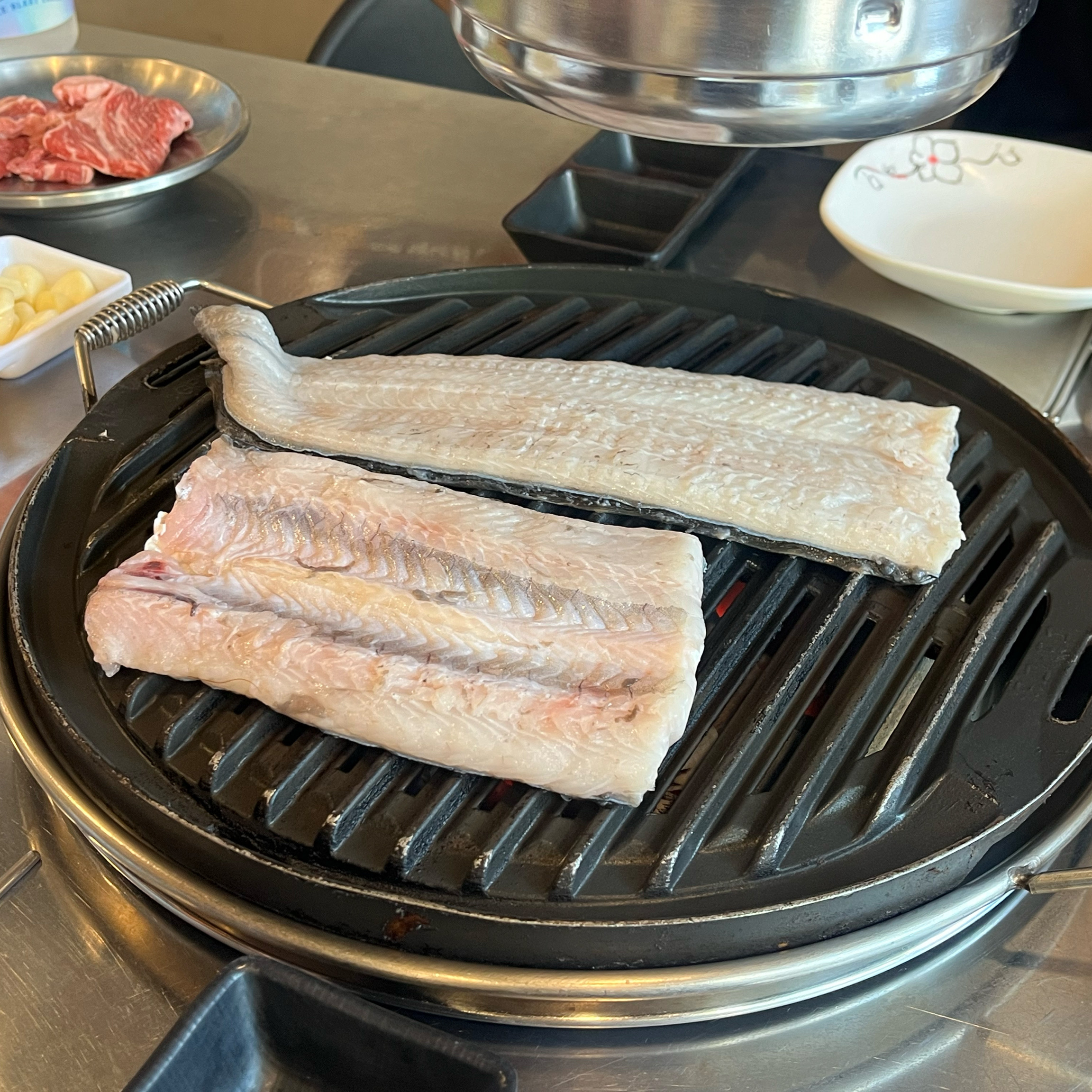 
무악재역식당 처음본명품민물장어 홍제점