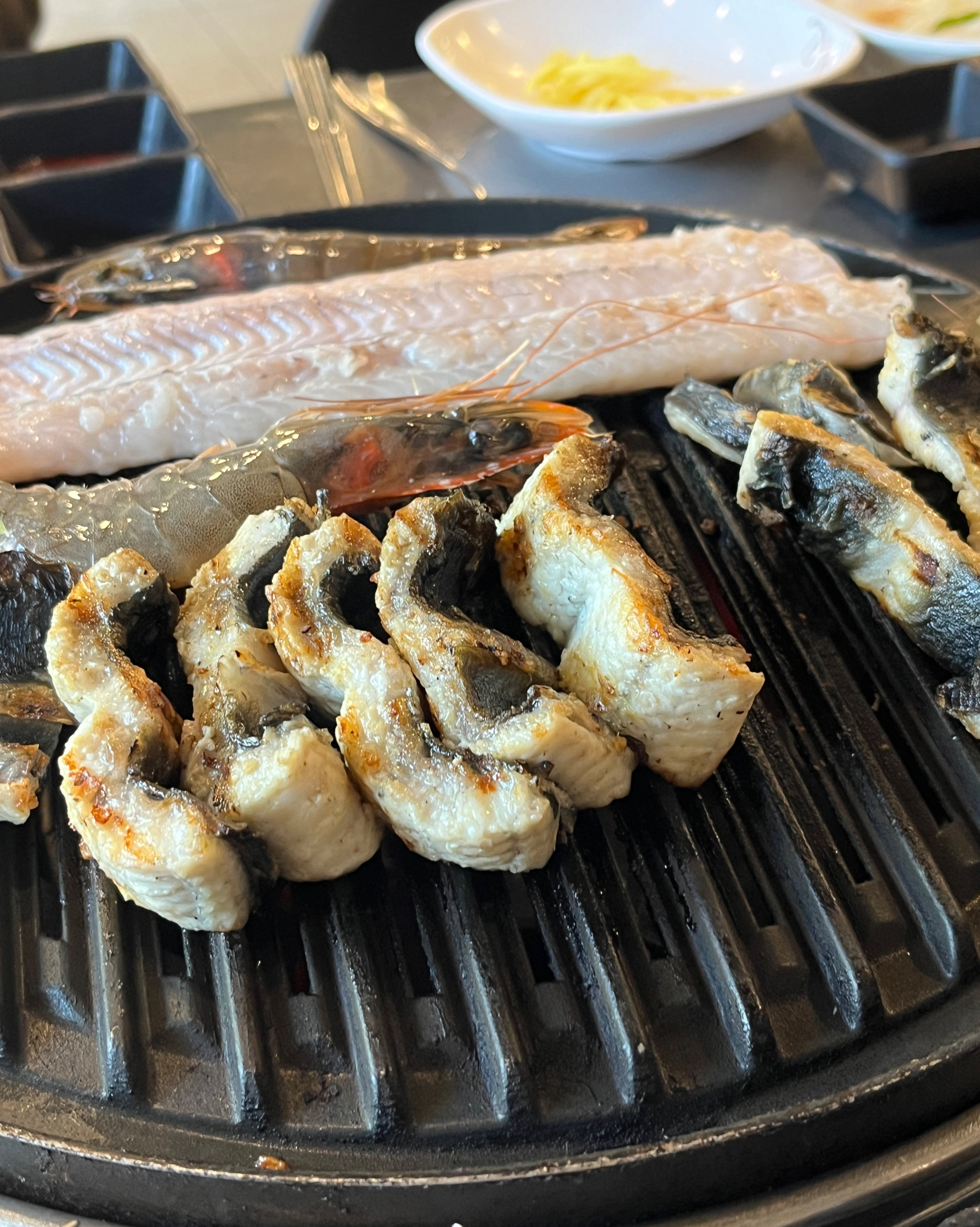 
무악재역식당 처음본명품민물장어 홍제점