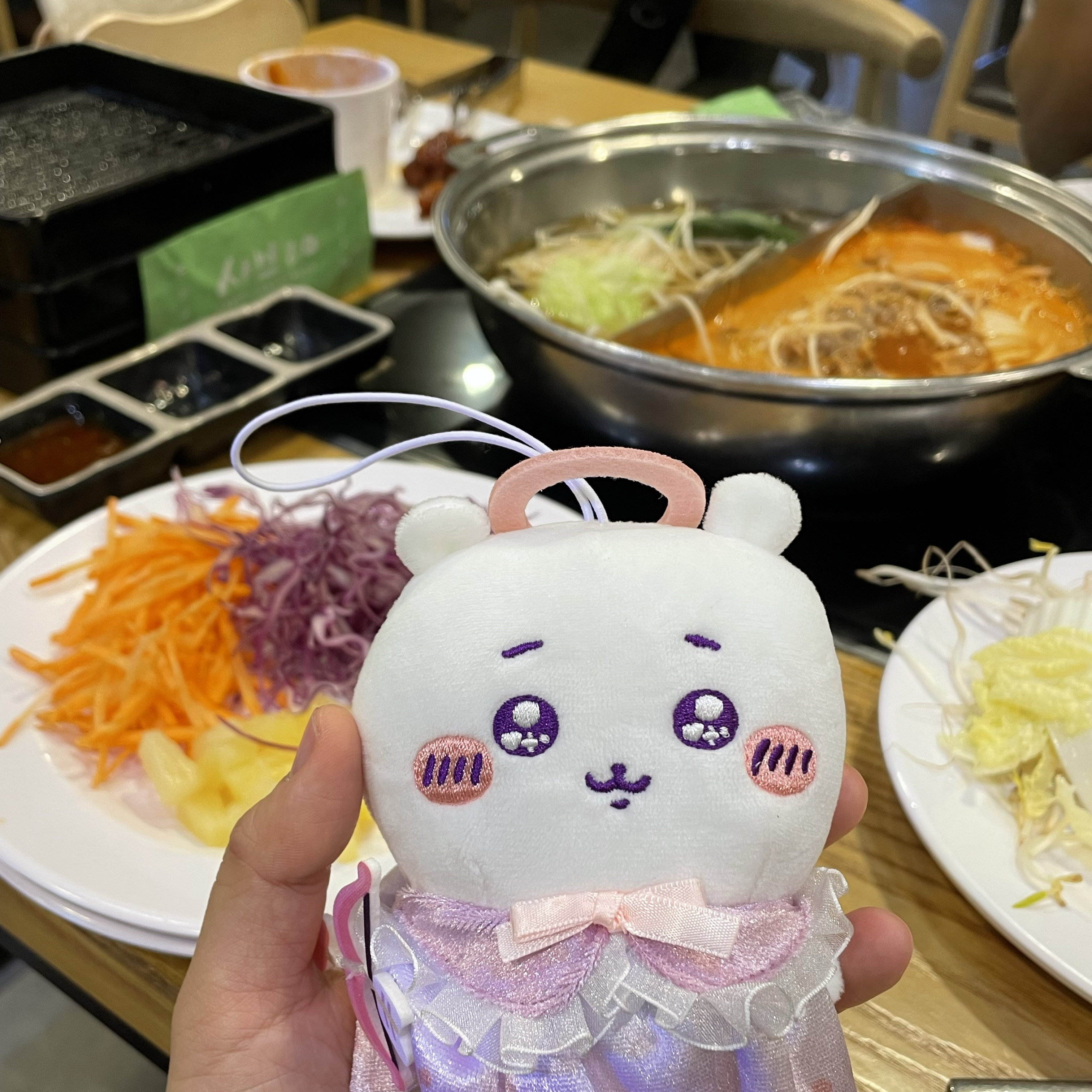 샤브20은 배부르게 샤브샤브 먹고싶을때마다 매번 가는 곳이에요 🥹 고기가 넘 맛있고 치킨도