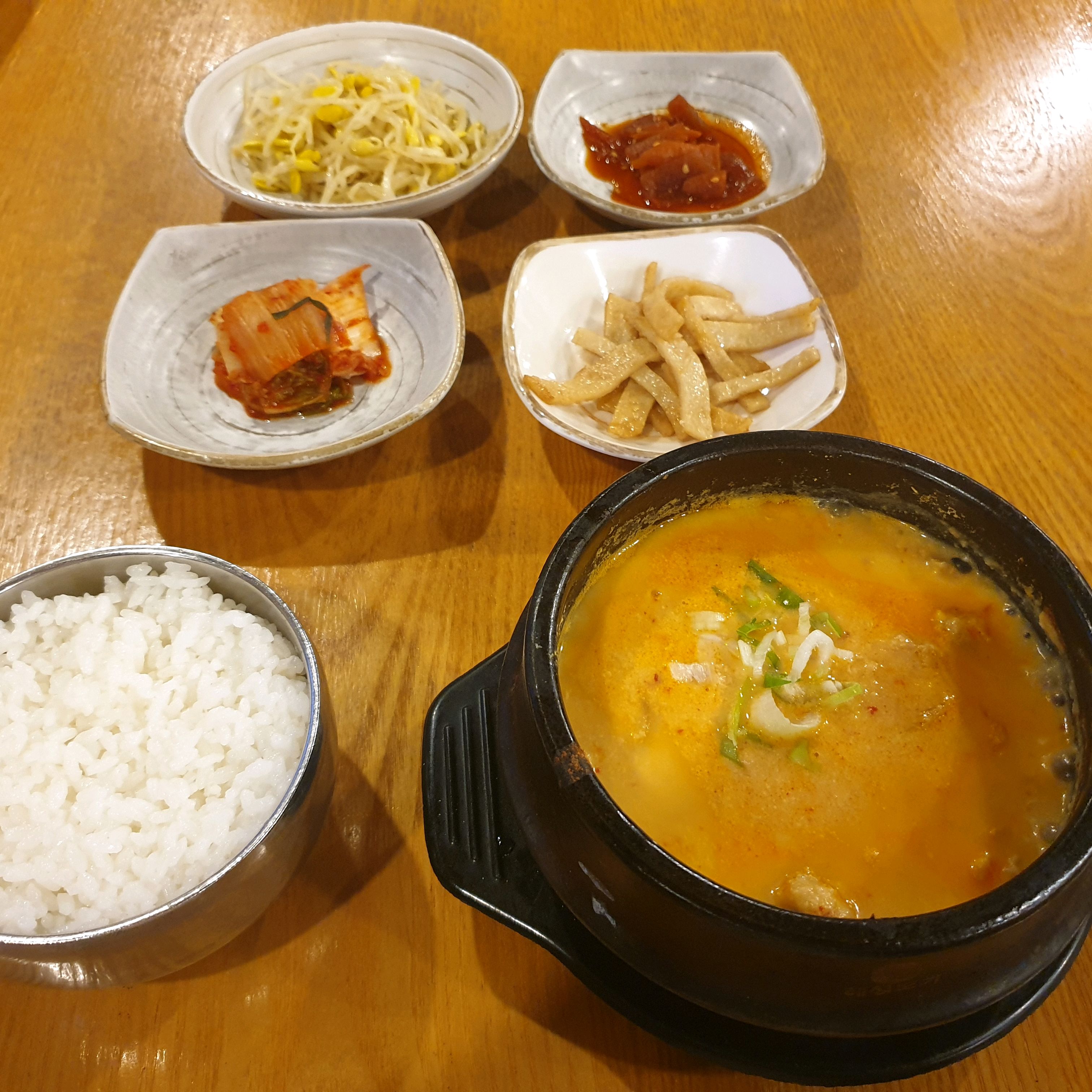 Oksu Station Restaurant Kongppadu