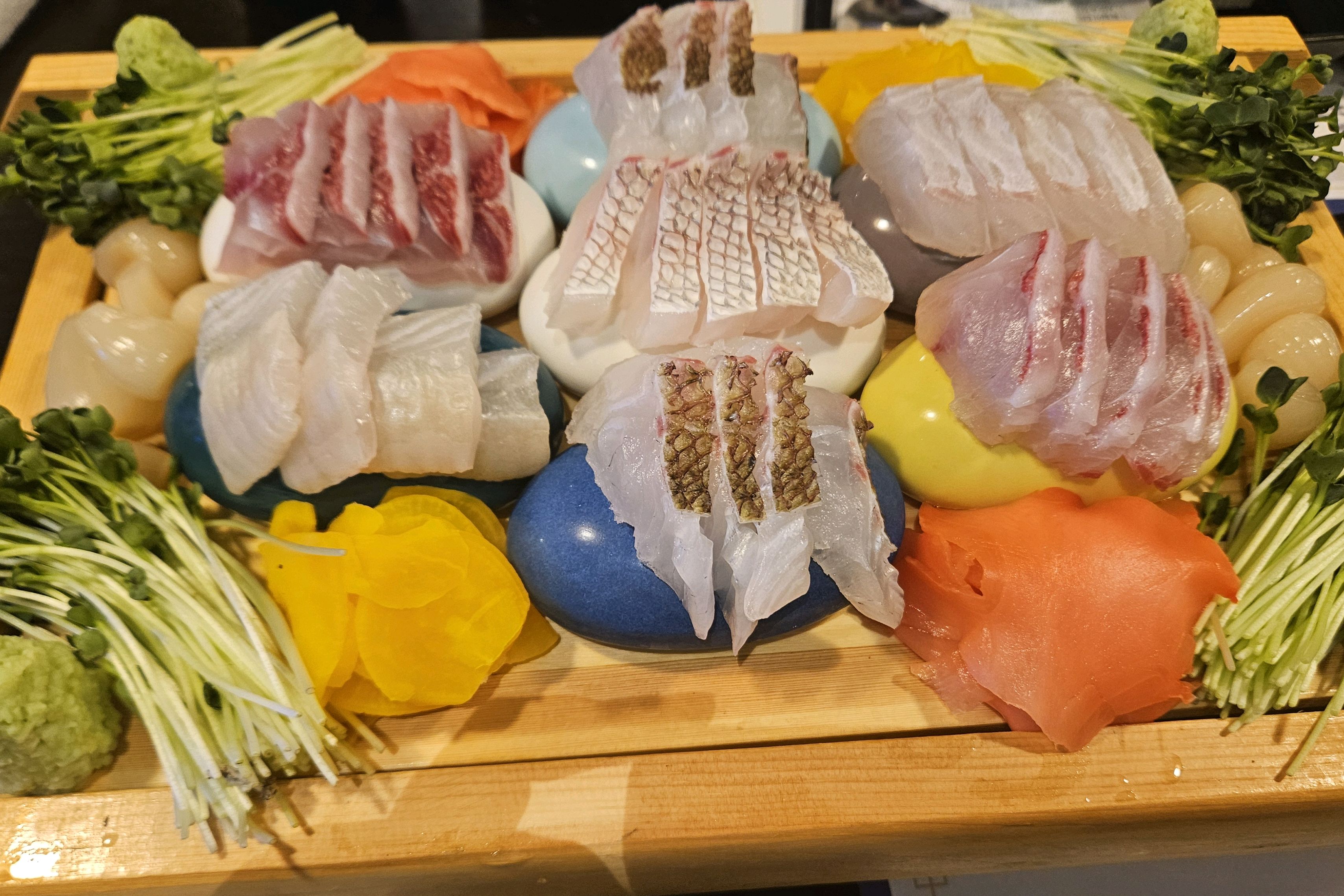 숙성회라 감칠맛 있는 생선회를 무한으로 먹을수 있어서 가성비 좋고 특히 장국이랑 죽이 깔끔