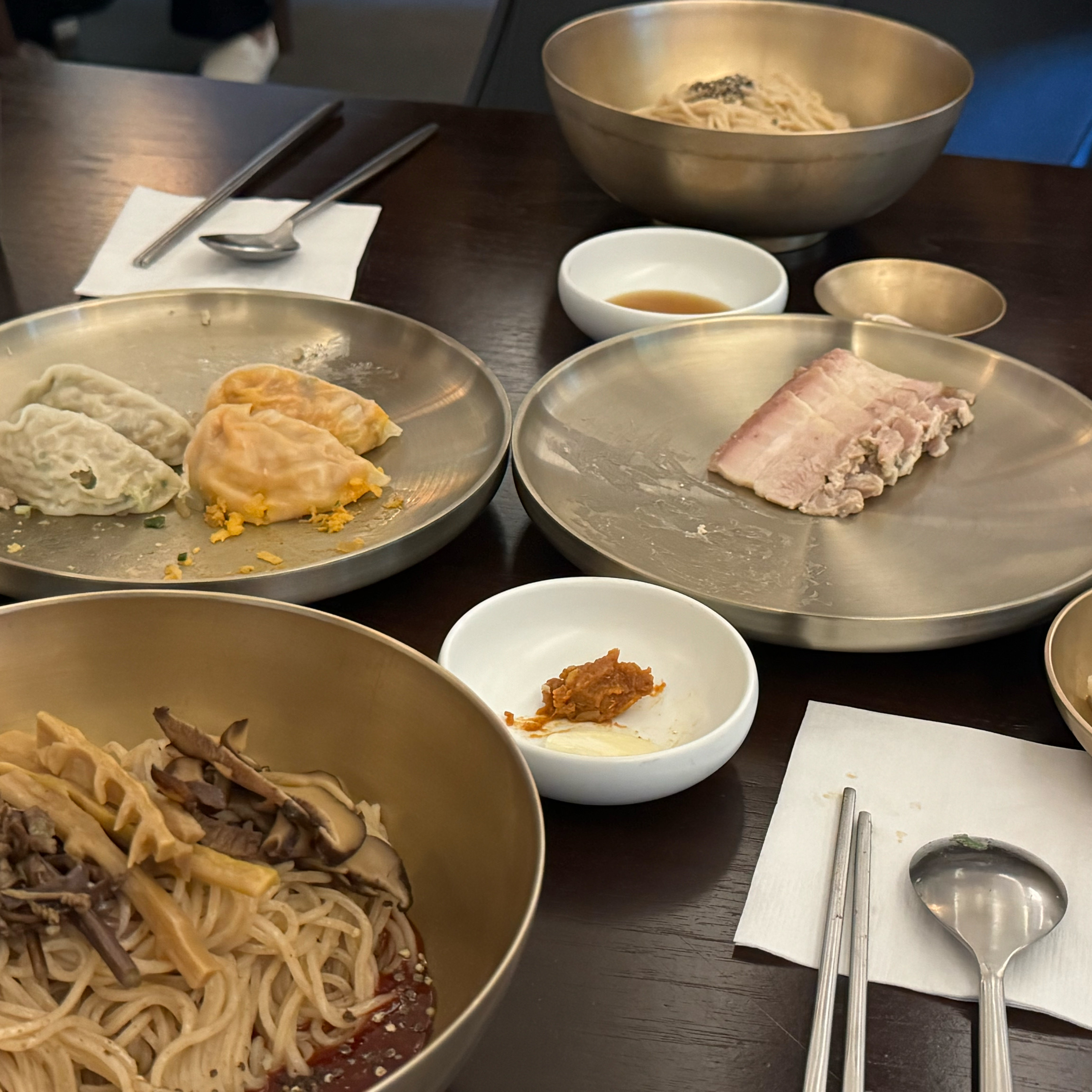 Apgujeong Station Restaurant Myeon Seoul