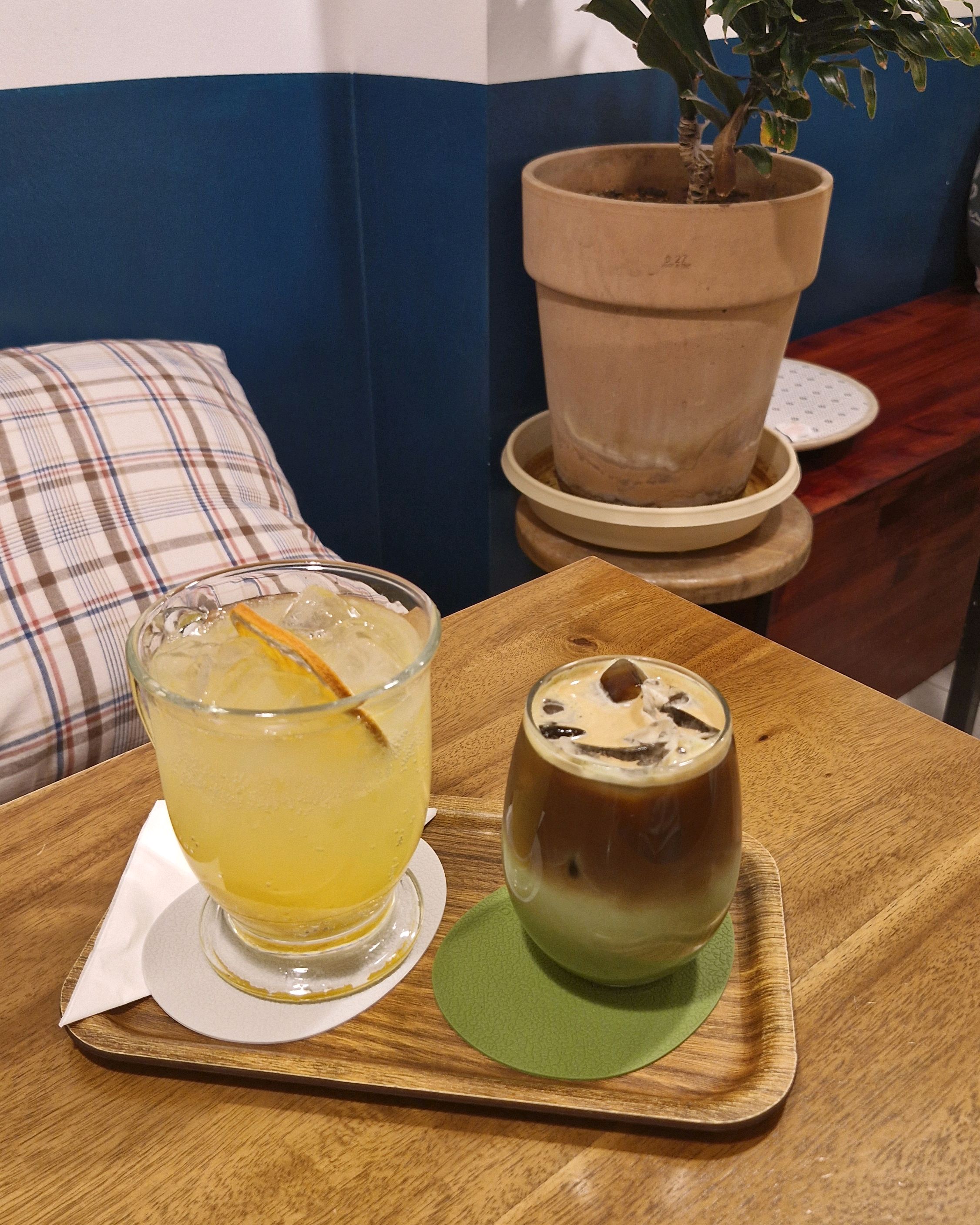 천호에 뒷골목 노란코끼리 카페 - 천호동 맛집 카페노란코끼리