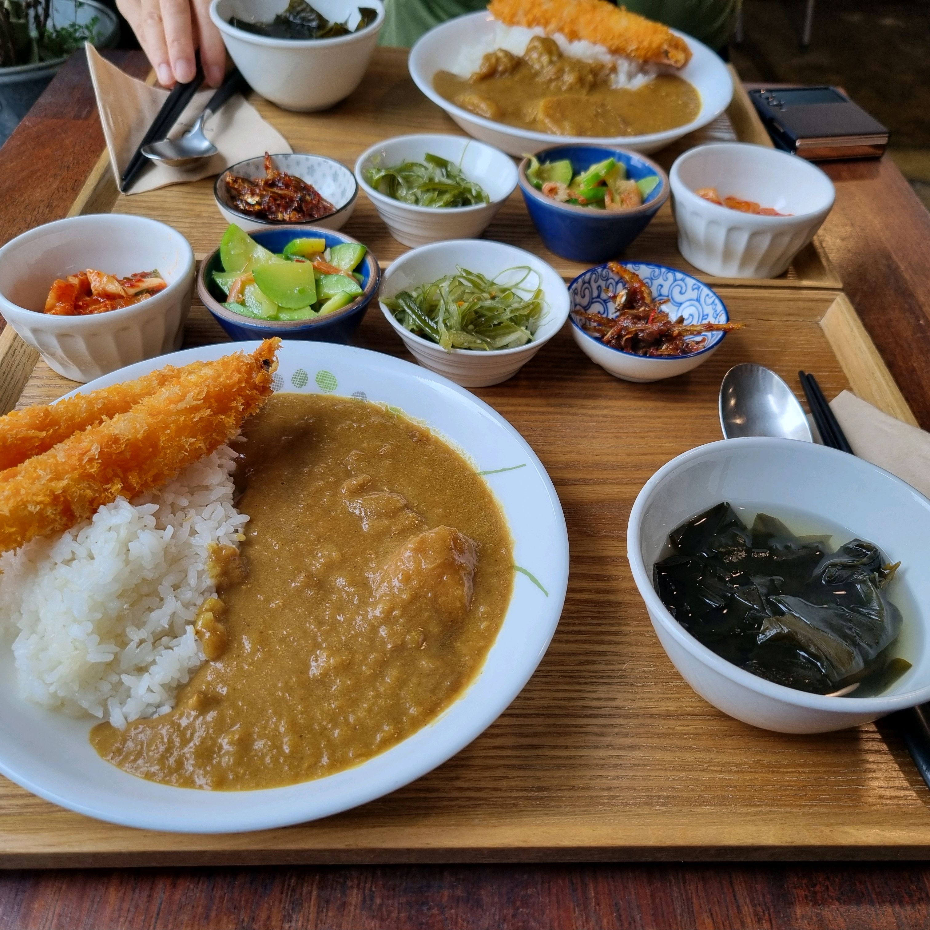 독립문역 꼬막무침 전문점 밥+