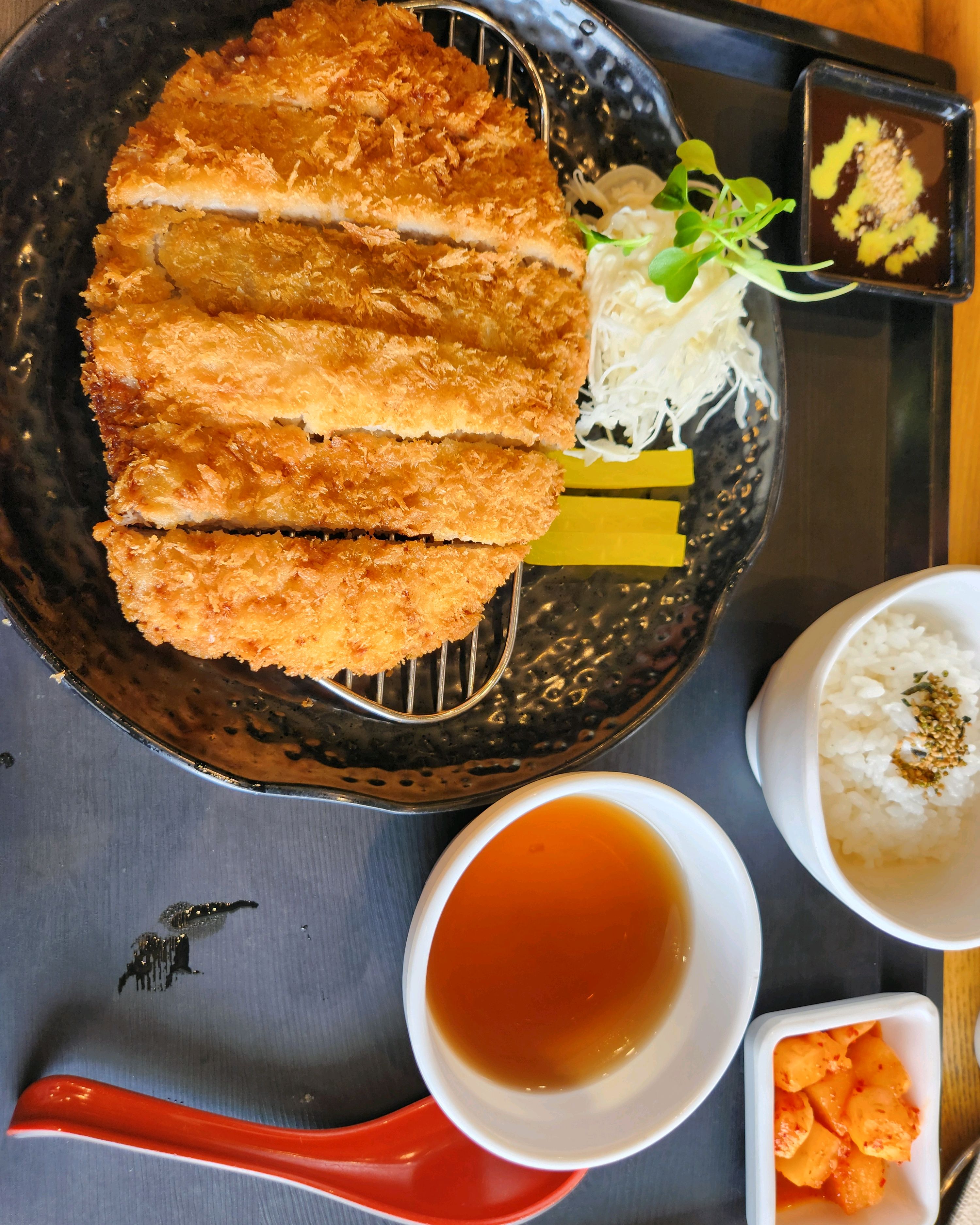 사무실과 가까이있는 유일한 돈까스집 홍익 맛있게먹었어요 - 왕송호수 맛집 홍익돈까스 의왕왕송호수점