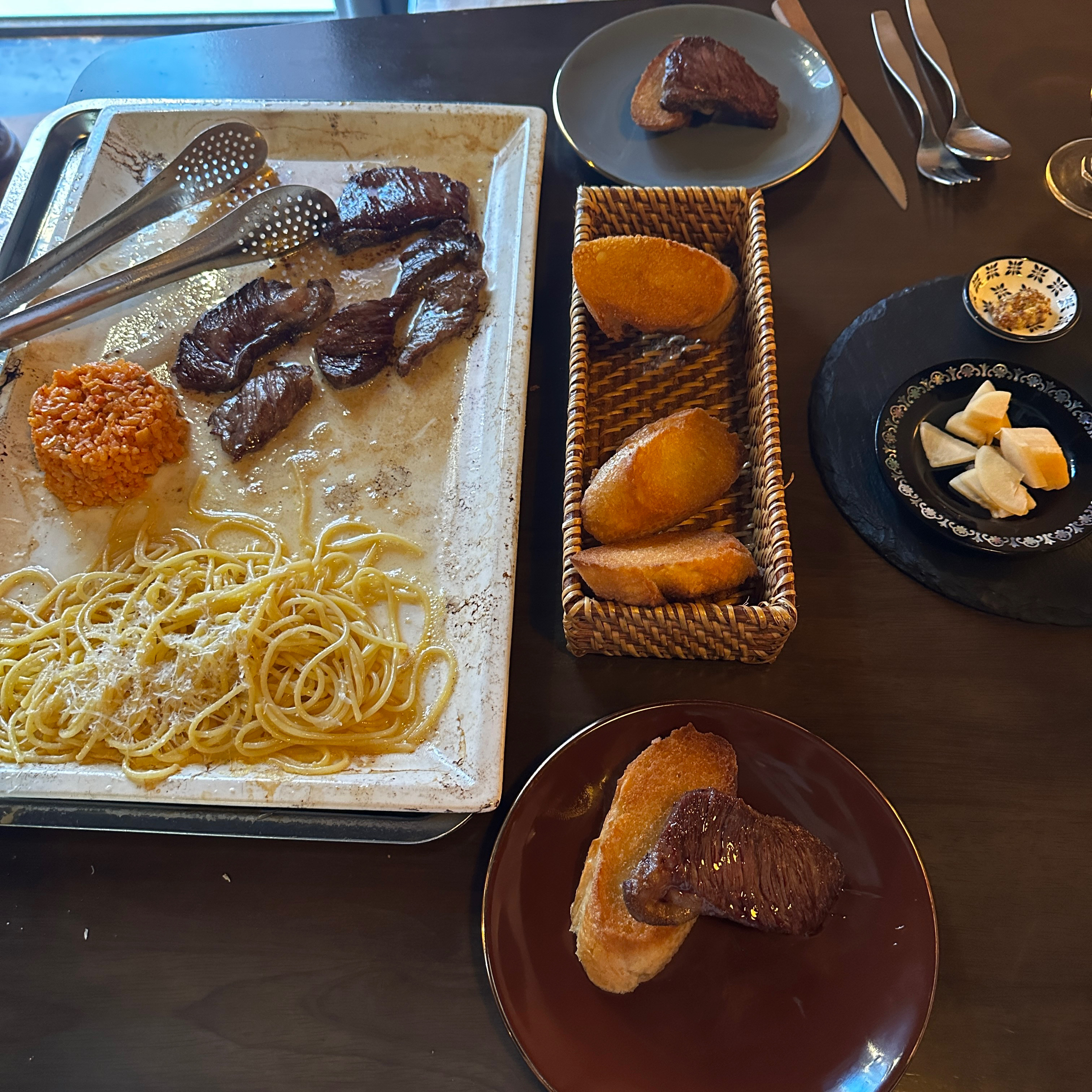 [경리단길 맛집 여인숙] 직접 가본 로컬 리뷰