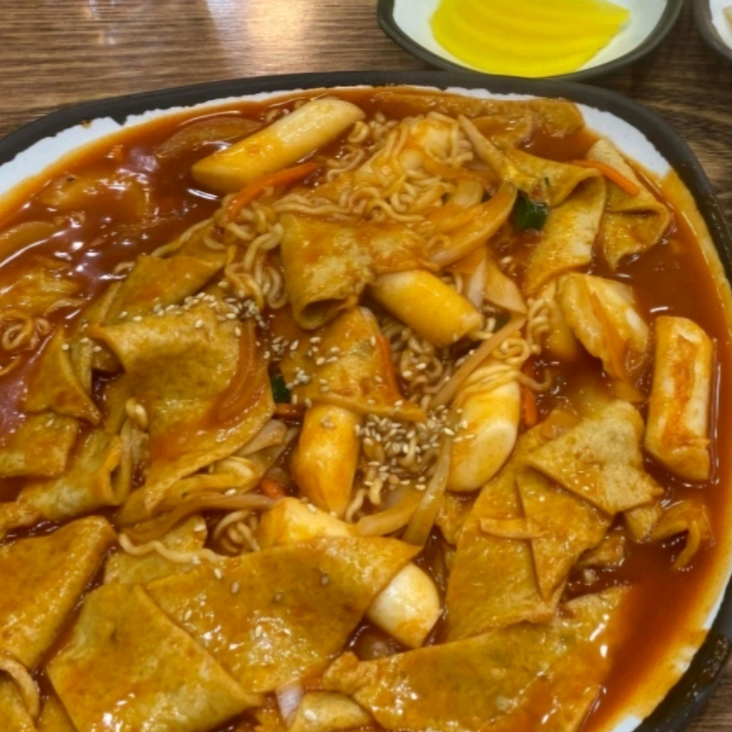 시장 슬세권으로 살면서 평범한 거 싫어서 시장에서 헤매다가 없어서 결국 가게 되었네요. 시
