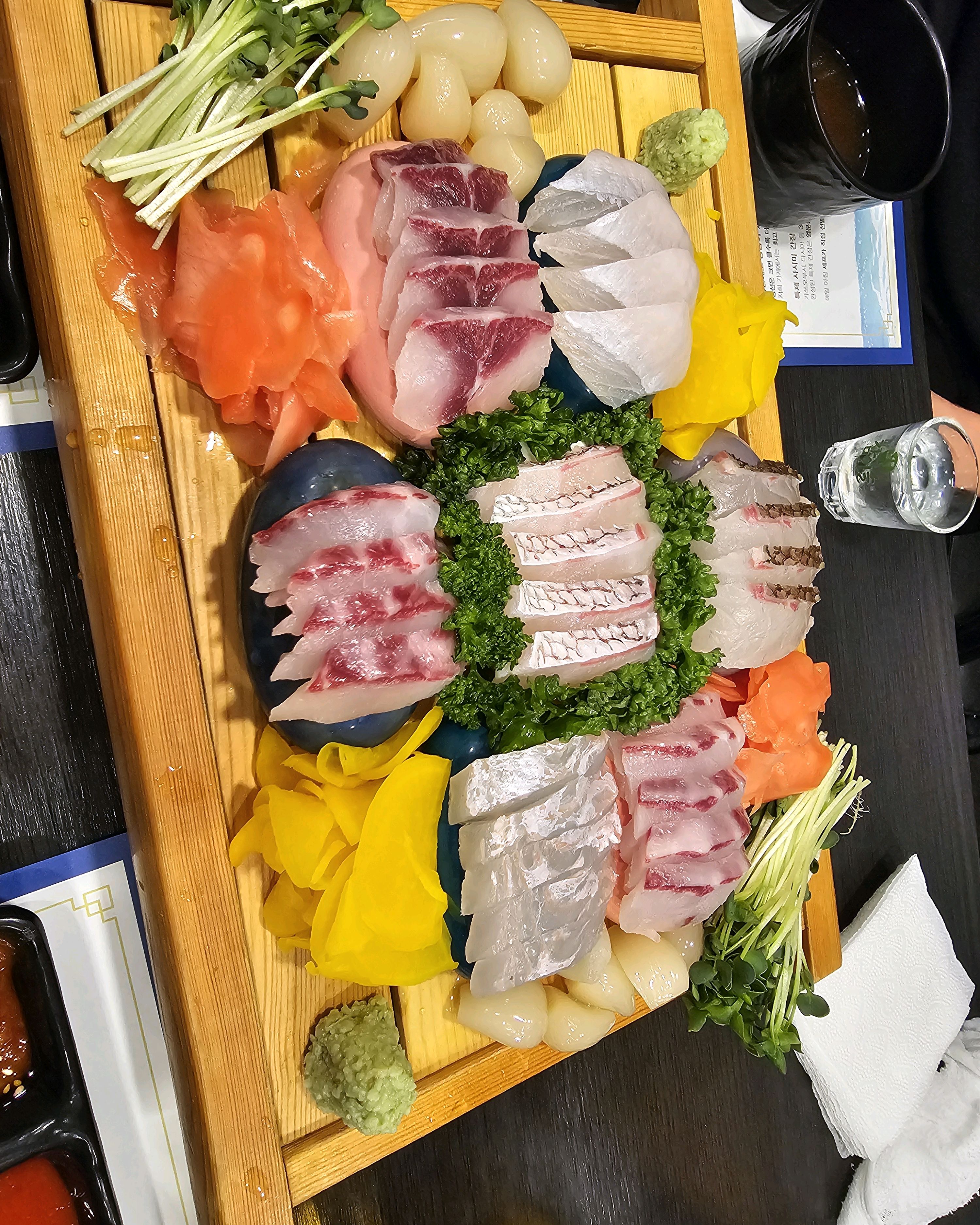 친구들끼리 술먹으러 1차로 방문했습니다! - 인계동 맛집 물고기자리 인계점