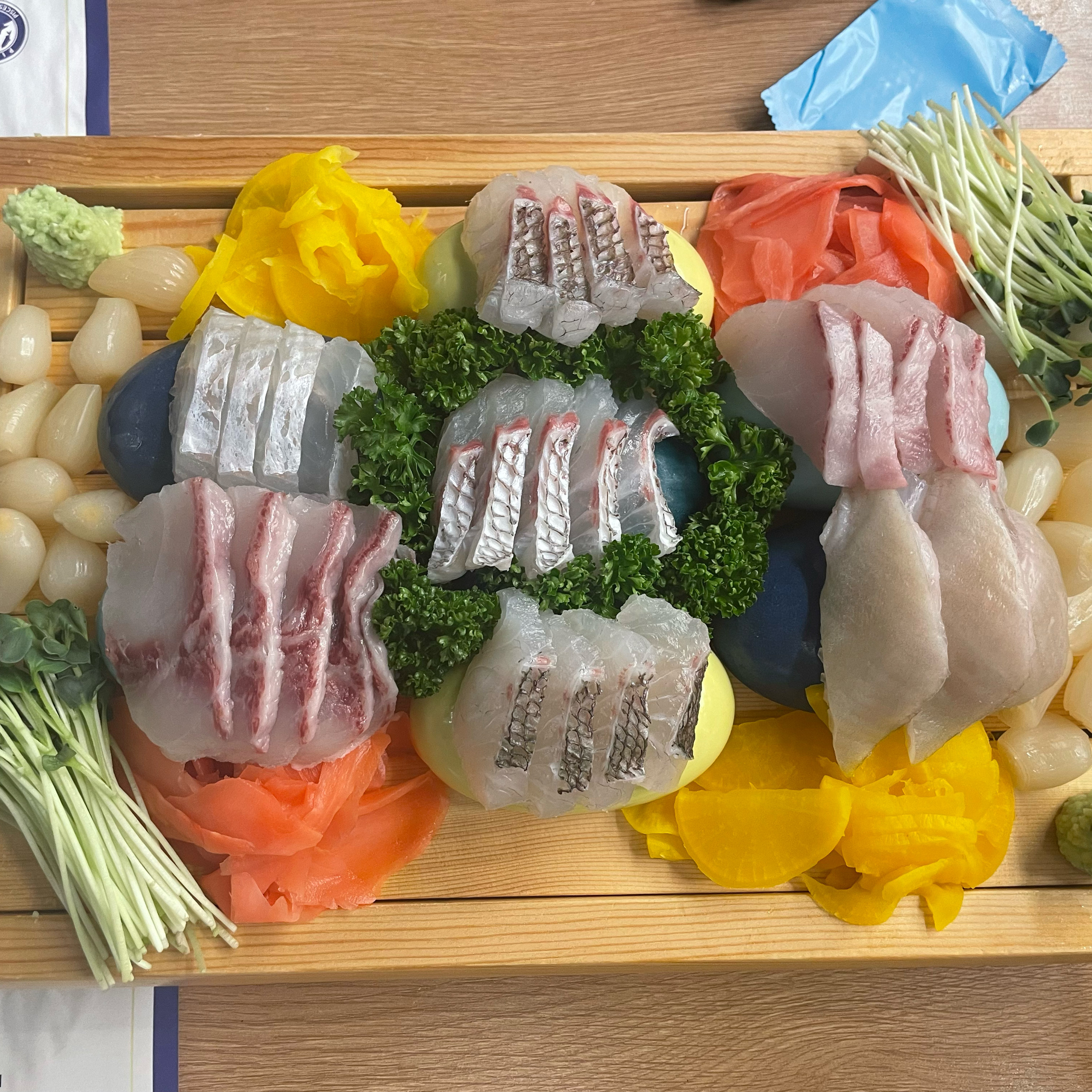 2인이 방문해서 창가자리 내주셨는데 무한리필이여도 처음과 크게 다르지 않은 그대로 리필해주