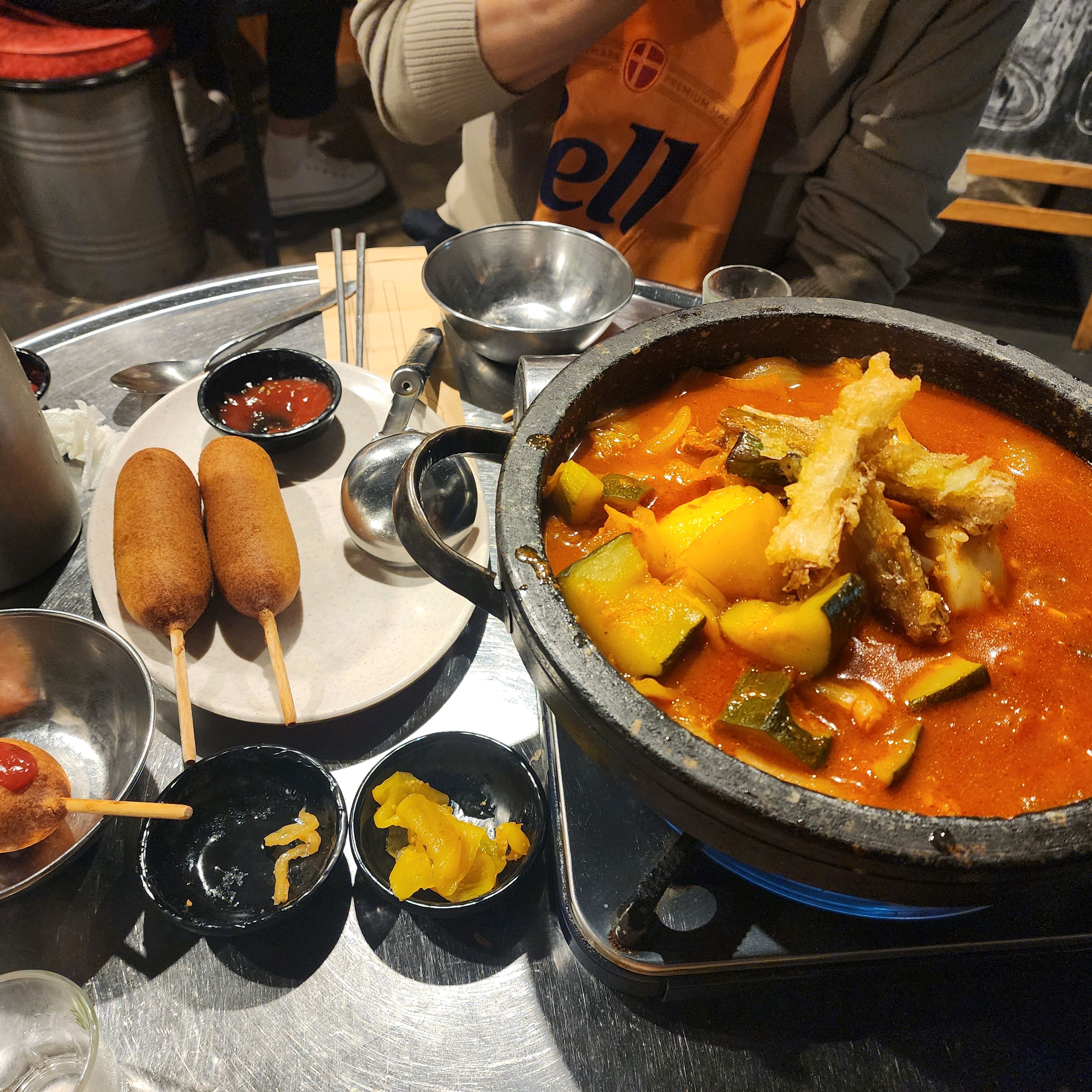 
충무로역식당 고씨네고추장찌개