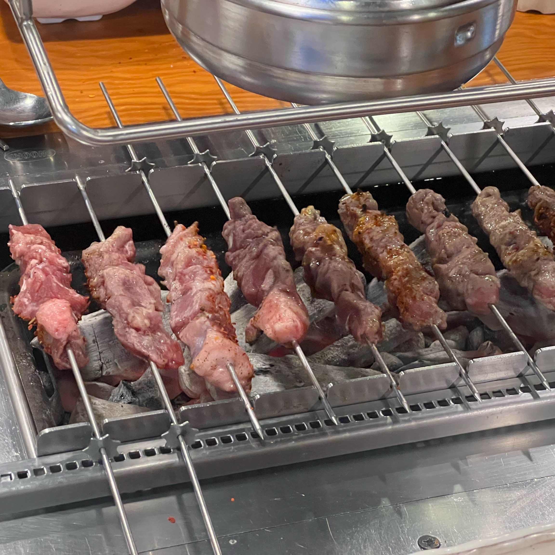 Traditional Hanseong lamb chops lamb skewers at the university station restaurant