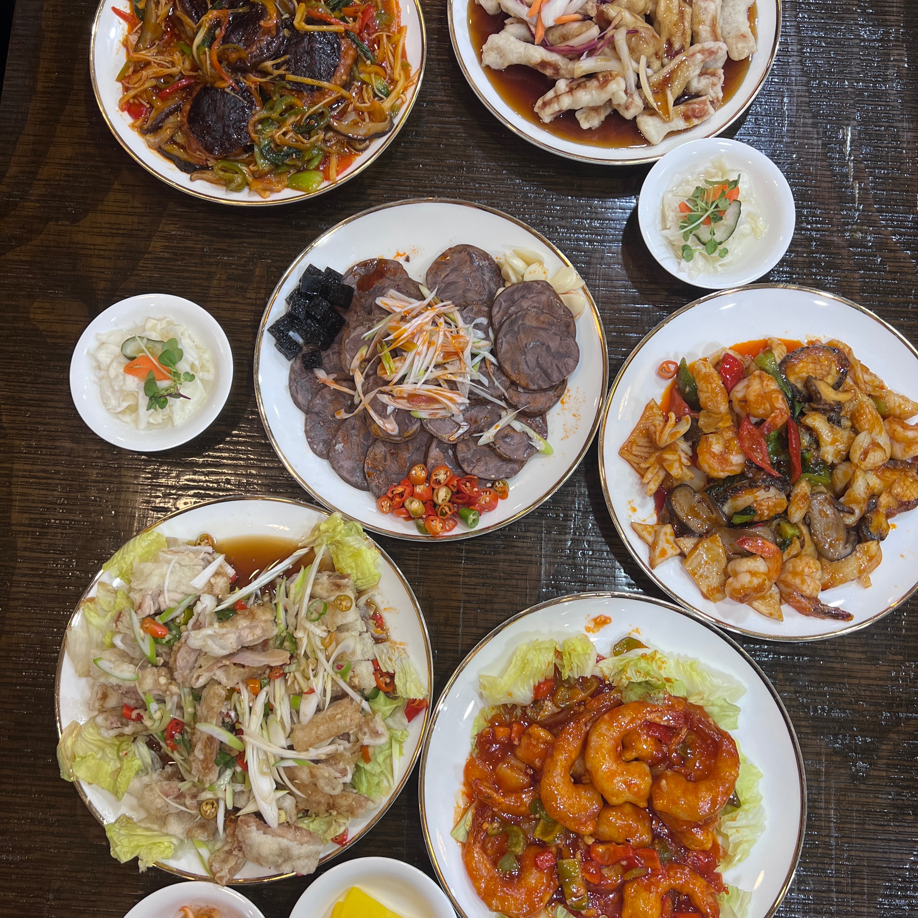 Arisan, a famous restaurant in Garak Market Station