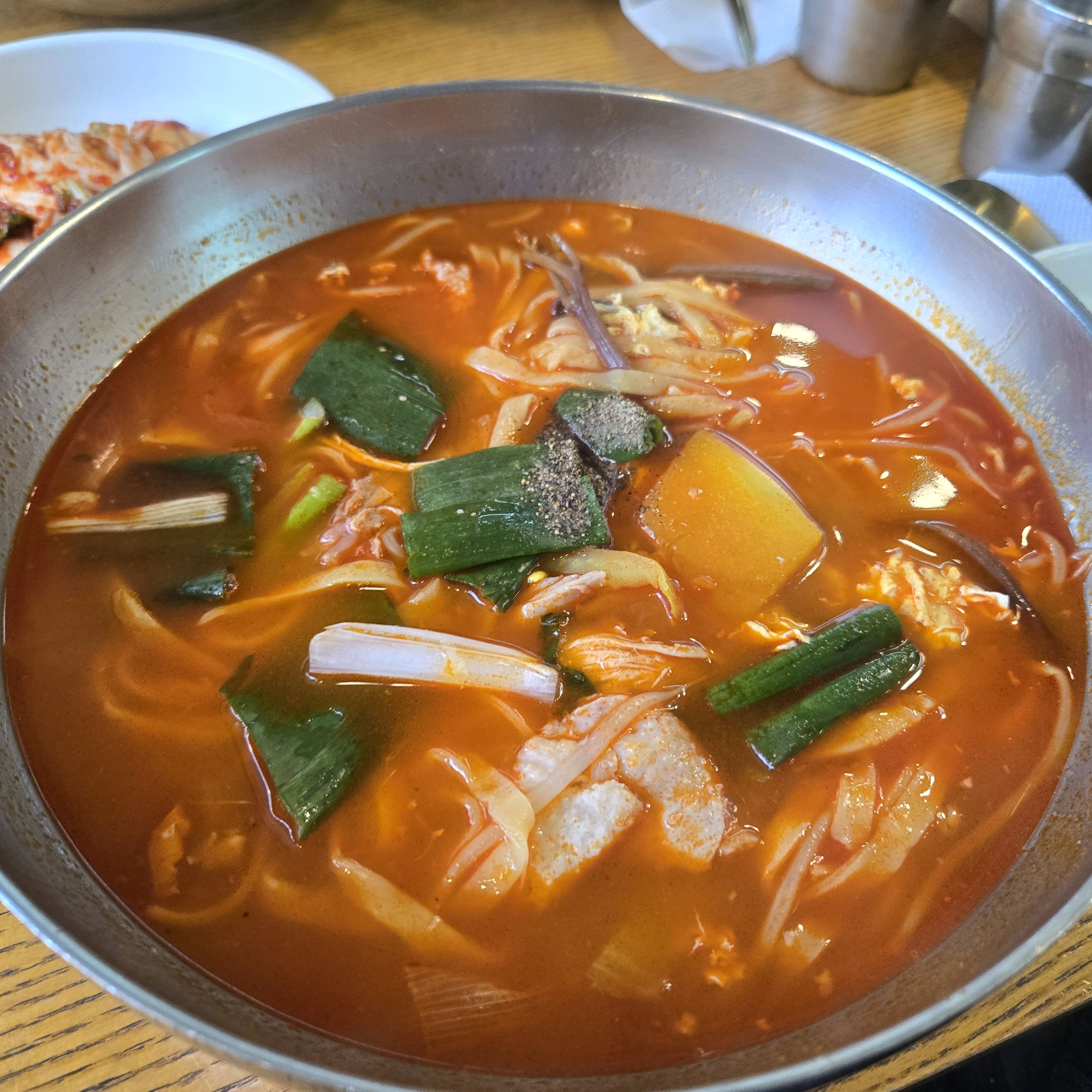 Banghwa Station Restaurant’s regular chicken noodles