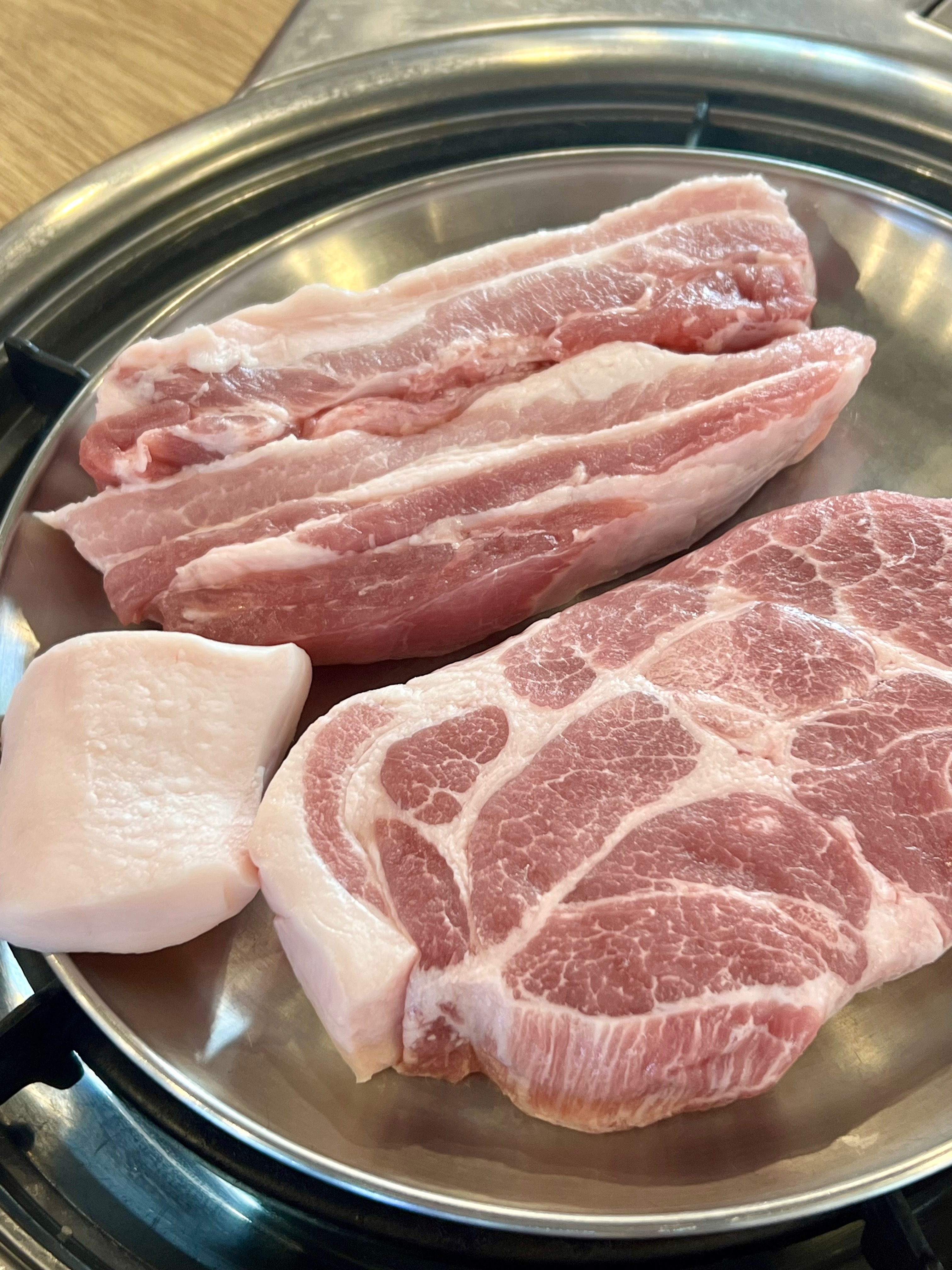 📌 한돈 통삼겹살(200g) 18,000원 - 권선동 맛집 소풍