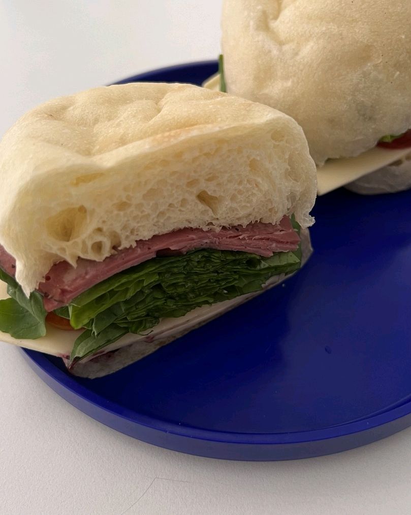 루꼴라 샌드위치 진짜 너므 맛있서요....... !! 샌드위치가 이렇게 맛있을수가 있네요