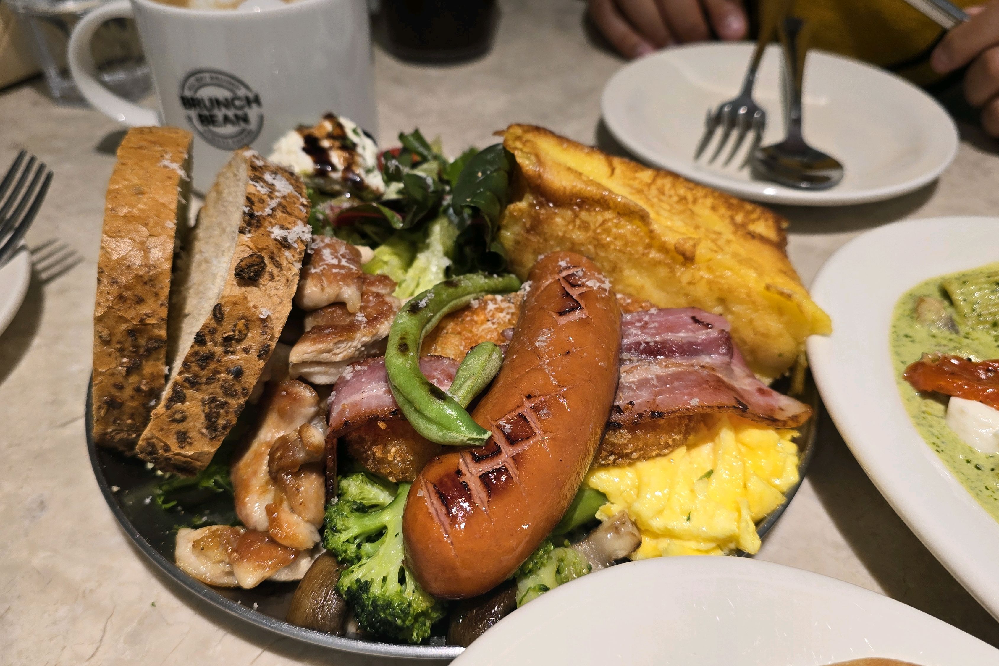 플래터 맛있어요! 바질 파스타도 맛있고 파니니도 맛있어요! - 구월동 맛집 브런치빈 구월점