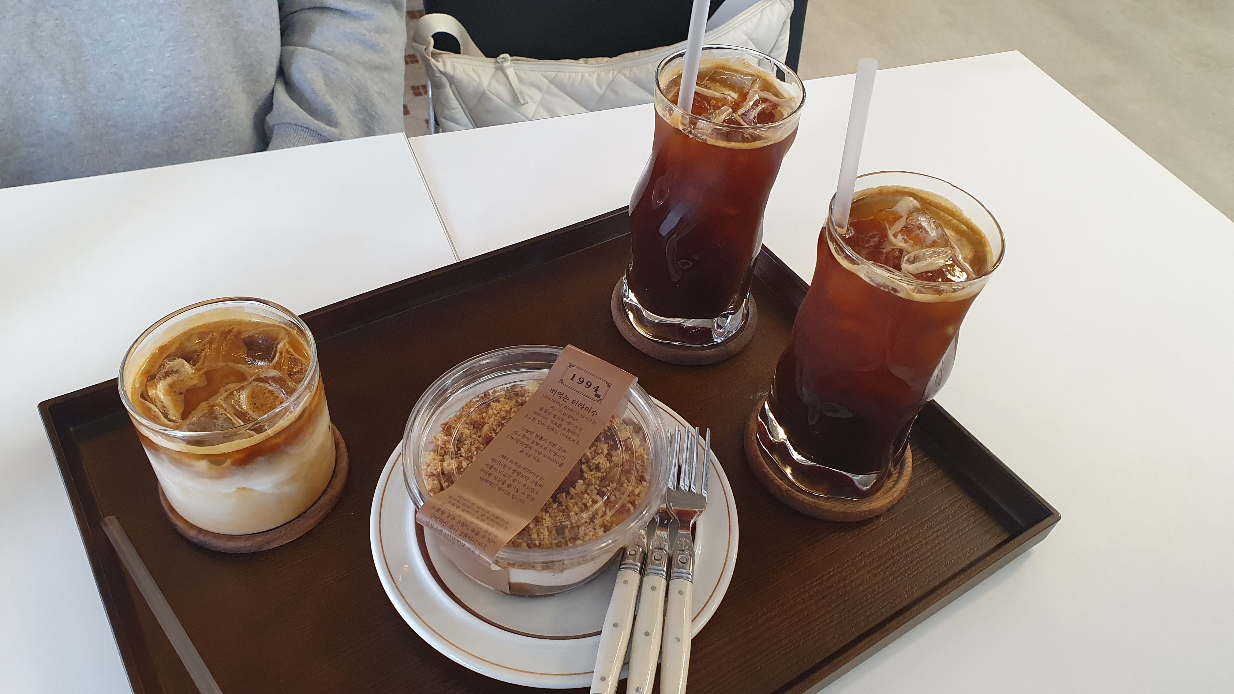 너무 맛있게 먹었어요. 많이 달지 않고 부드럽고 밤이 들어서 단백합고 크리미한 부분이 부드