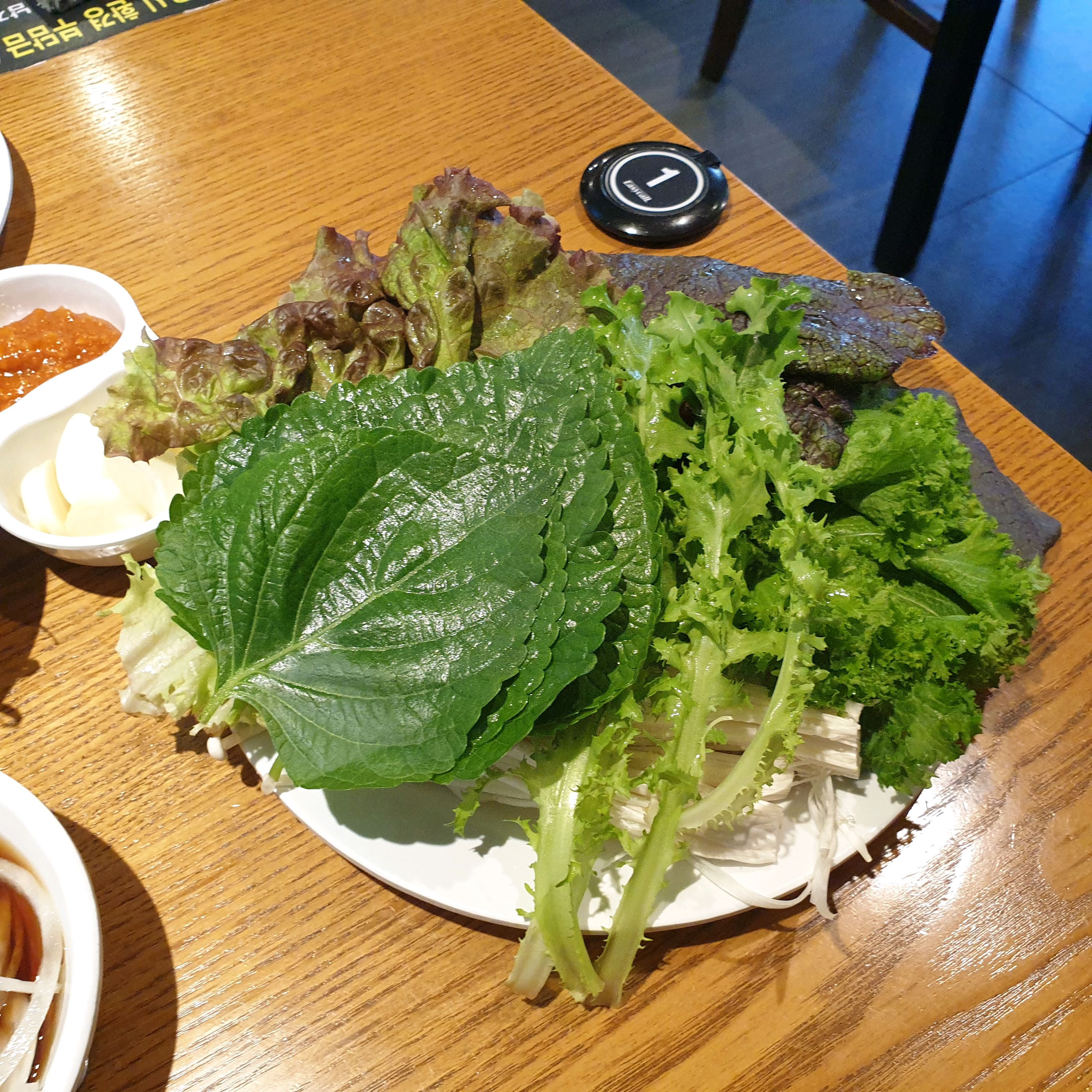 유기농 쌤채소가 진짜 싱싱해요!! - 강동 맛집 육대쌈 암사점