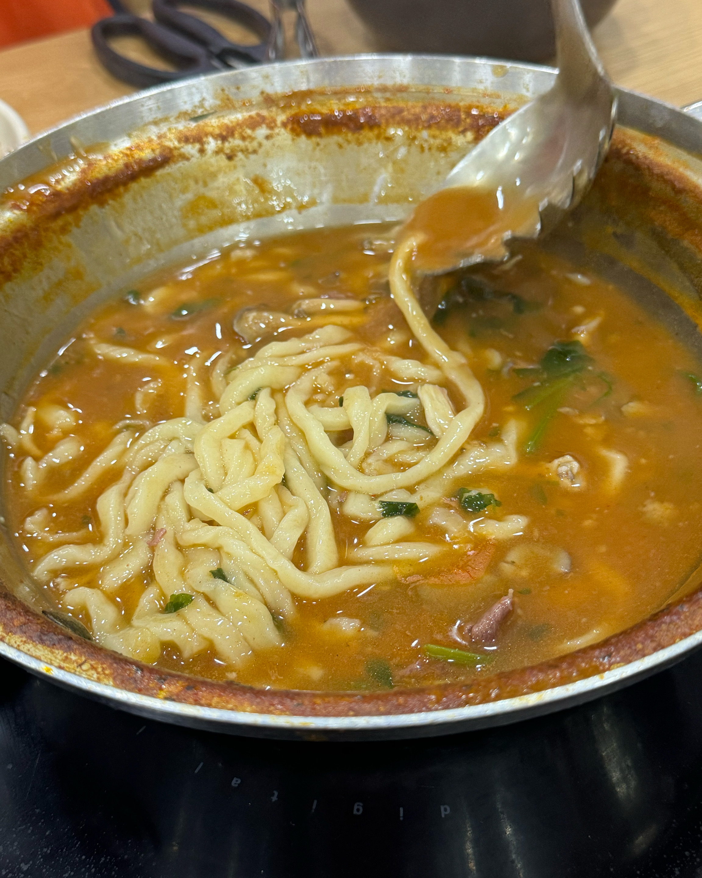 Grand Park Station Restaurant Bongdeok Kalguksu