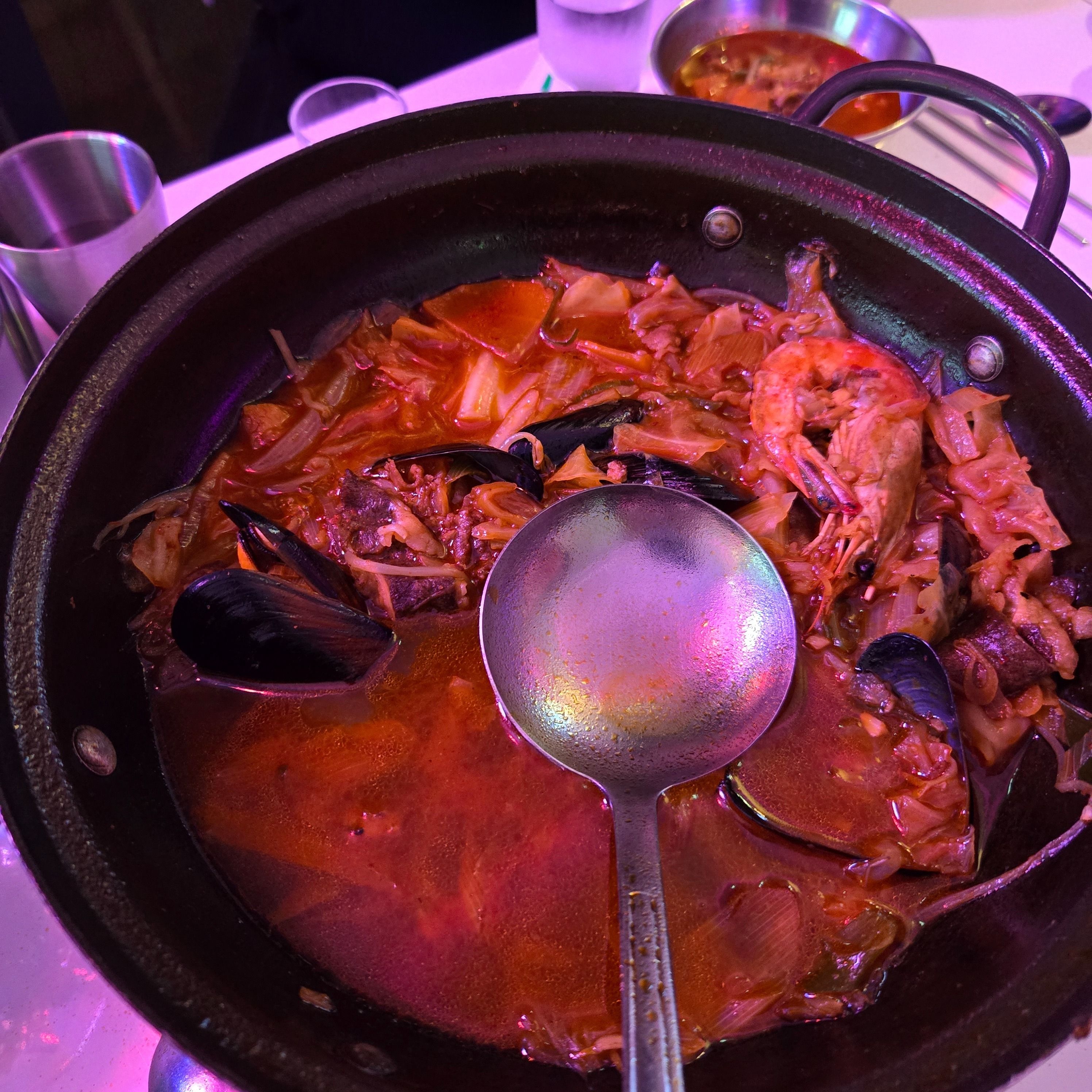  한국 서울 교대역 주변 감성 포차 엠투포차 강남역점
