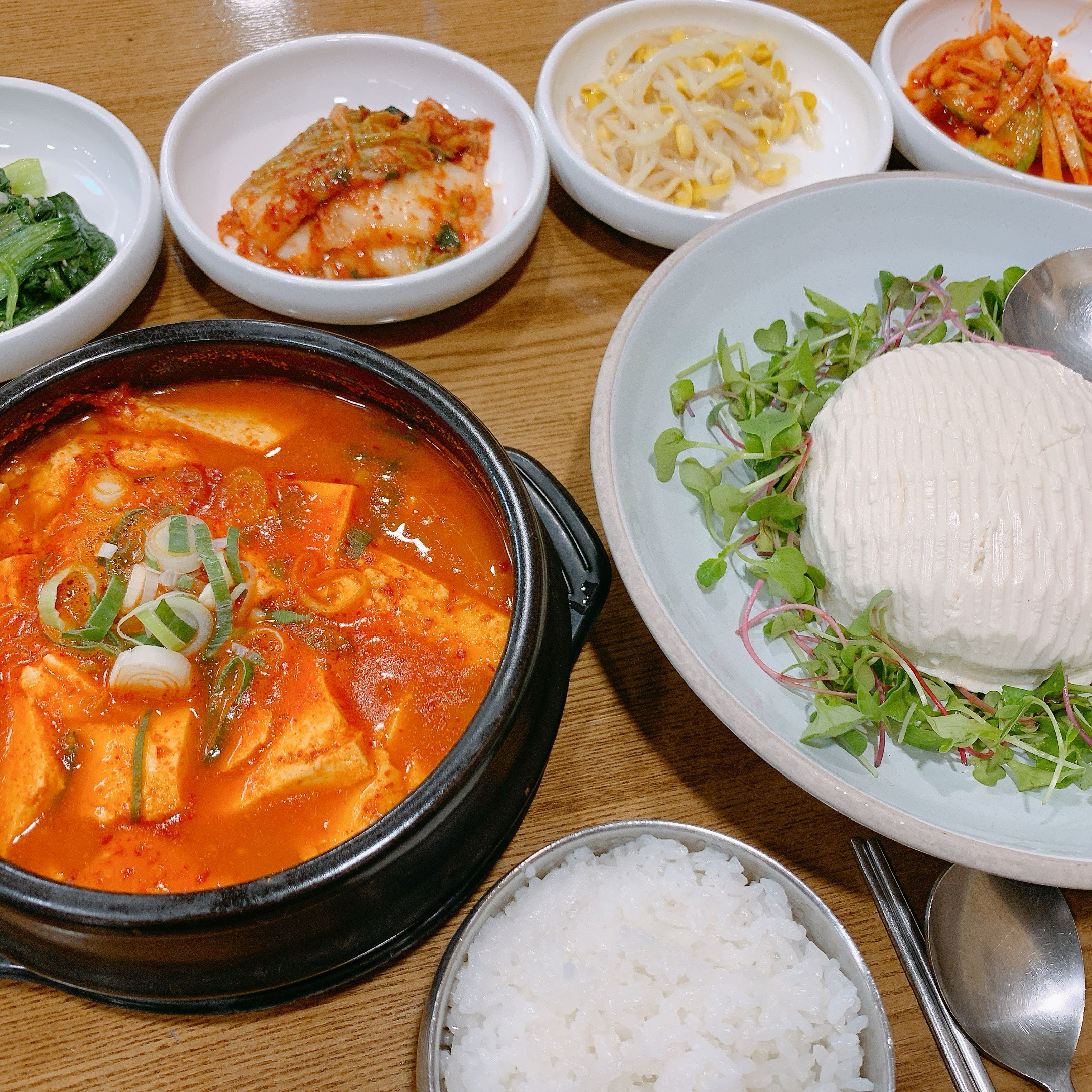 
애오개역식당 황금콩밭