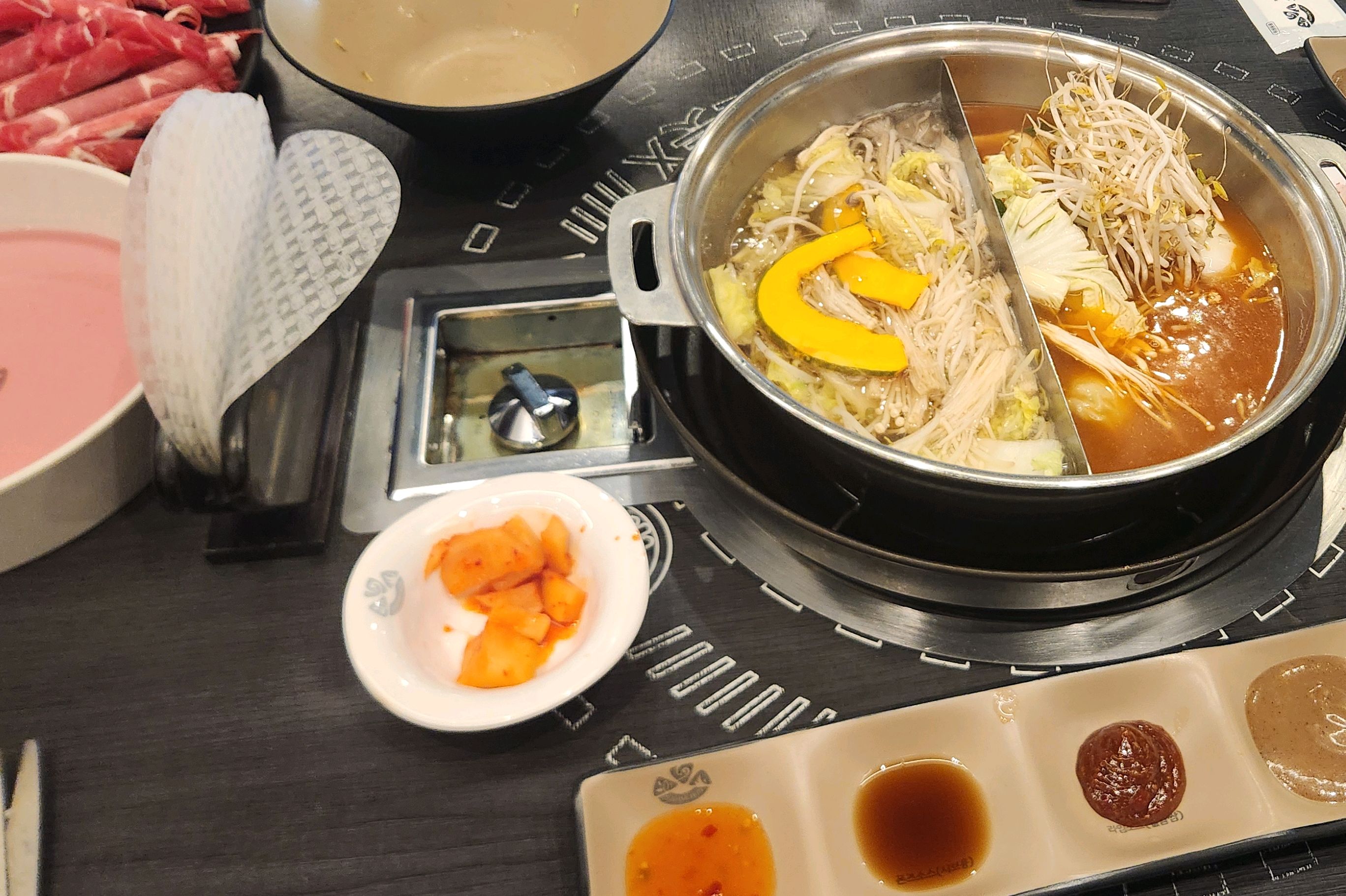지난번에는 기억이 안나는데 오늘 직원분이 엄청나게 친절하시다 - 동대문 맛집 소담촌 용두점