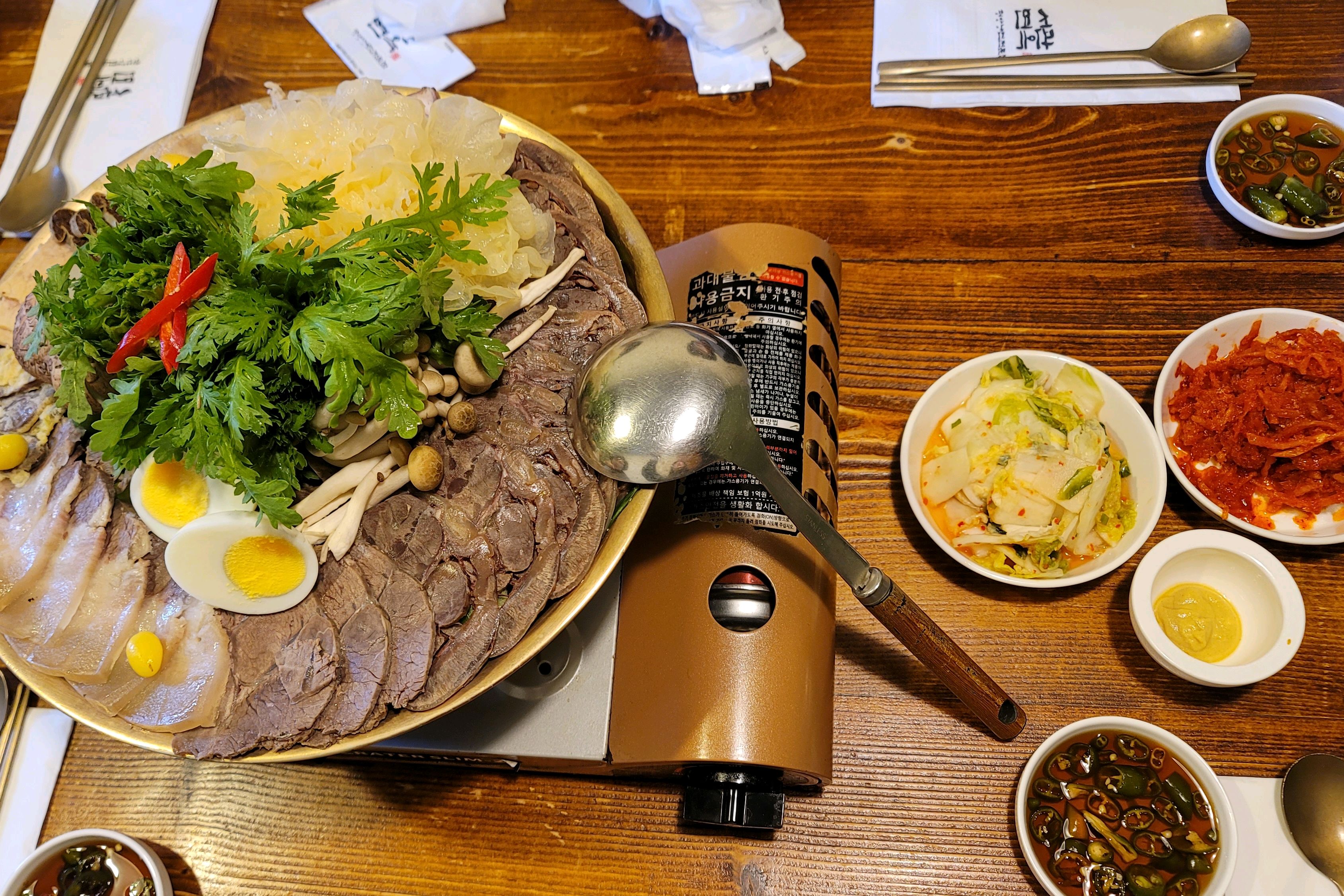 오랜만에 뵙는 어른들과의 식사. 음식도 만족스럽고 서비스도 좋았습니다. 음식이 정갈하고 깔