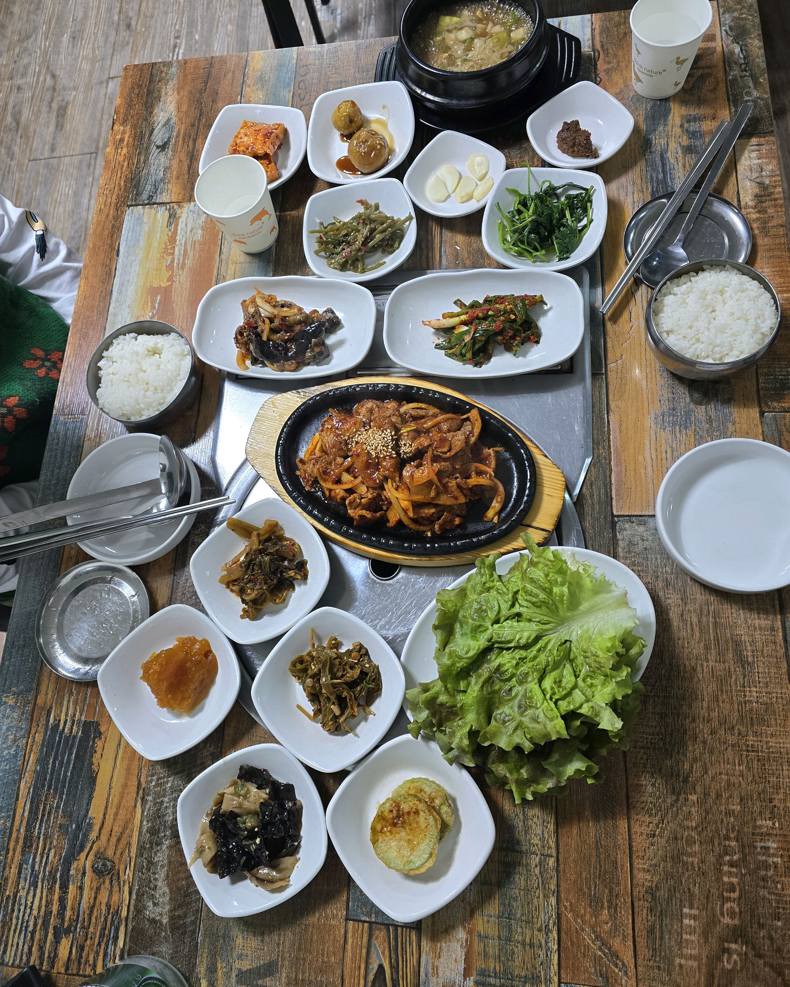 A restaurant specializing in duck soup at Yeonsinnae Station, Dooligil, a good restaurant