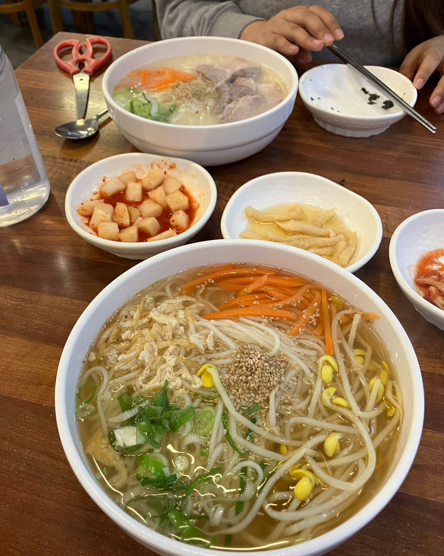 제주도 올때마다 먹으러 와요 - 제주 맛집 국수마당 본점