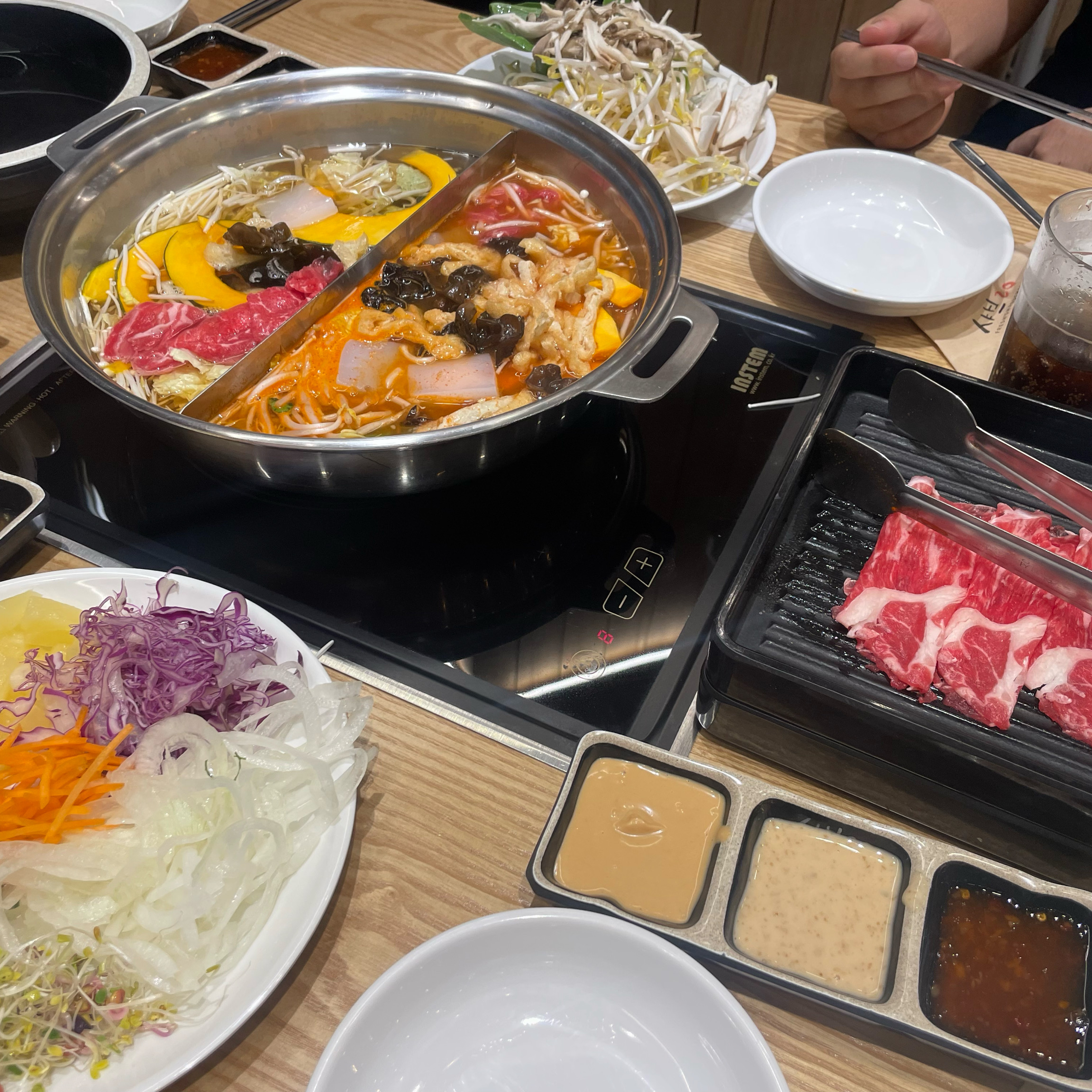 요즘같은 고물가시대에 뷔페가 가성비가 좋은 것 같아서 방문했는데 - 부천시청역 맛집 샤브20 부천시청점